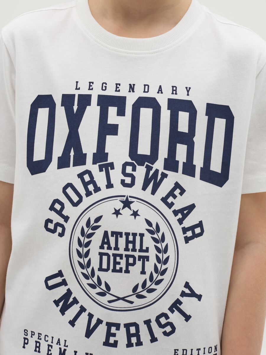 T-shirt in cotton with "Sportswear University” print_2