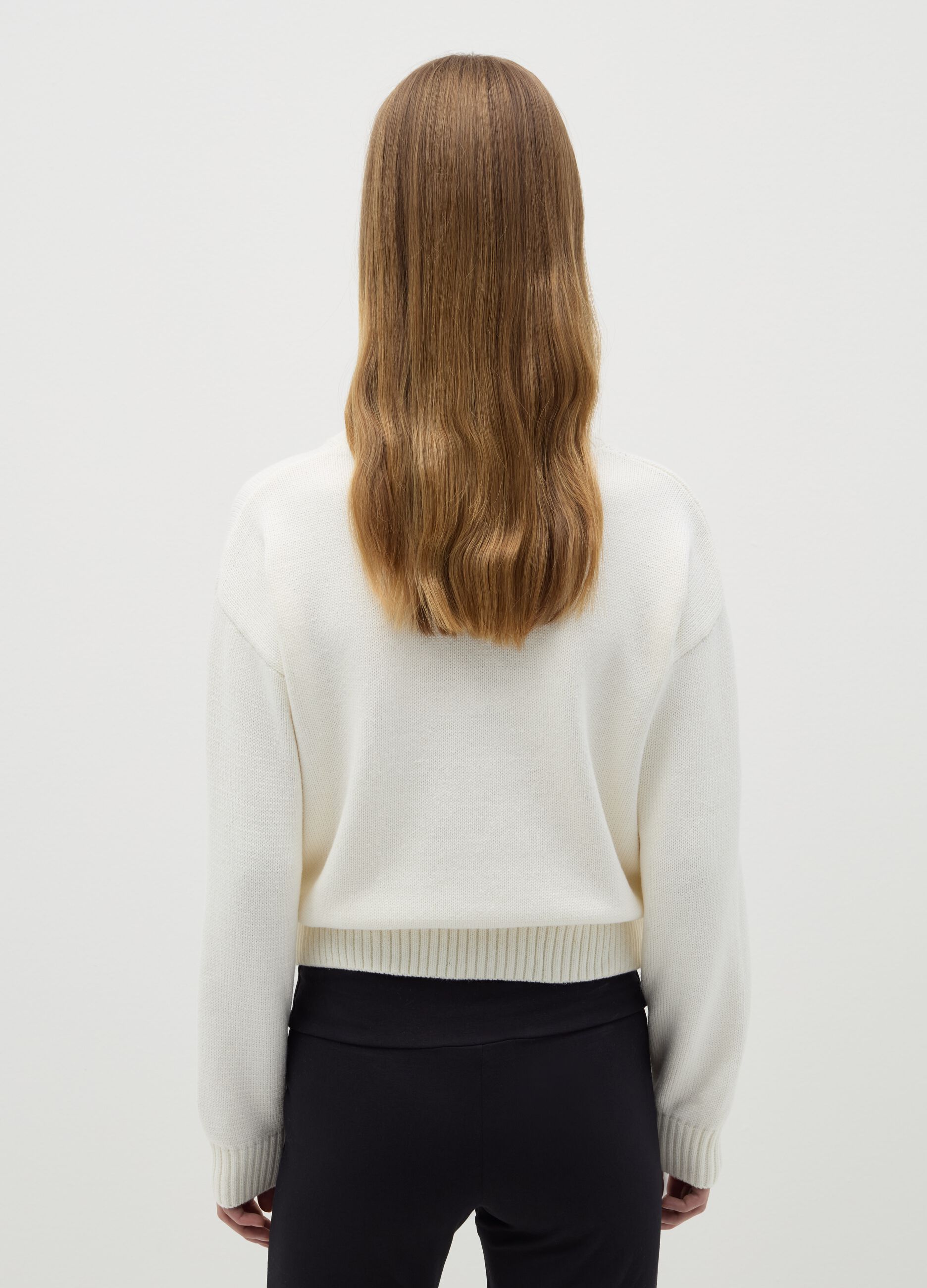 Pullover with cherries embroidery