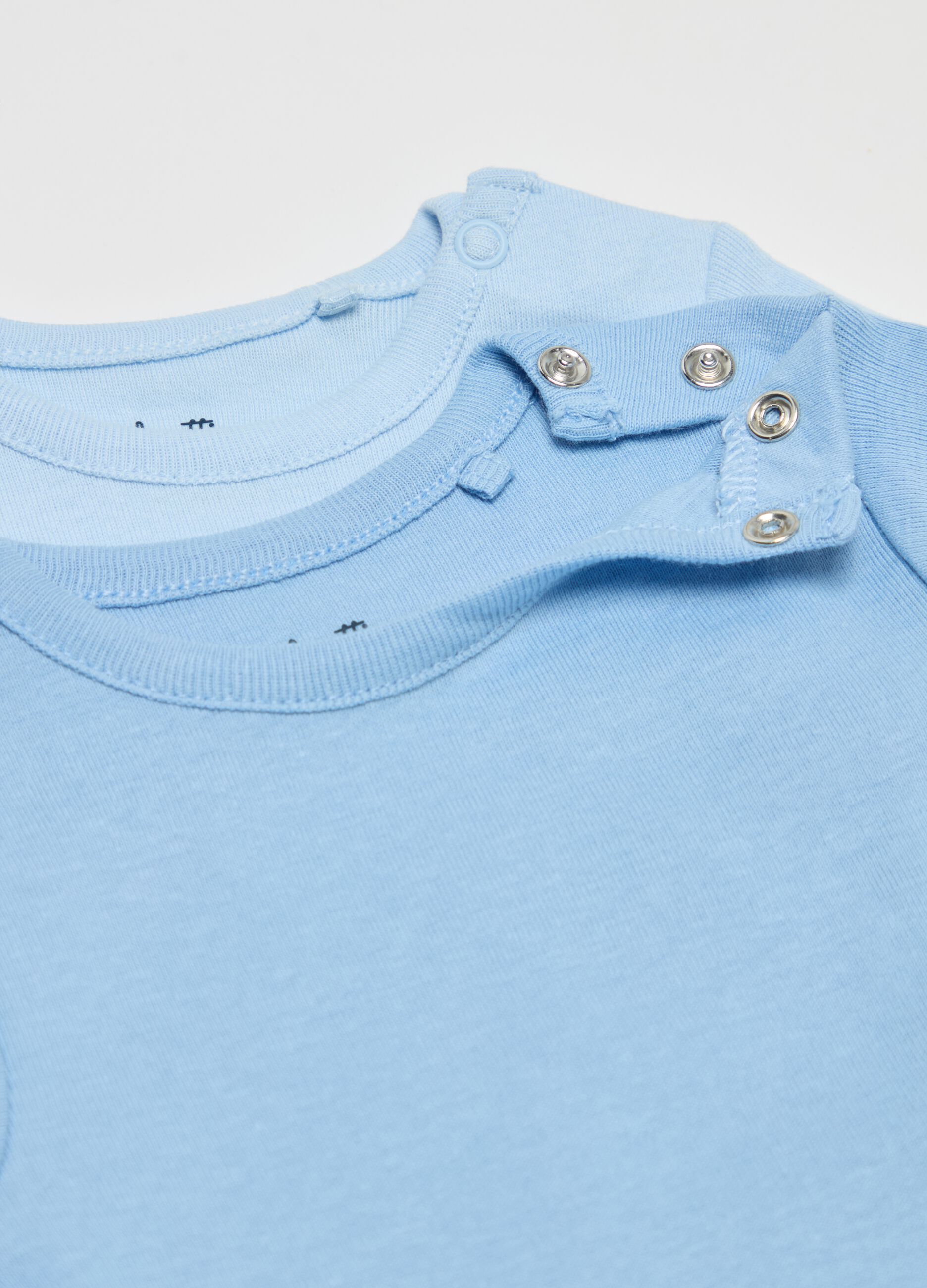 Three-pack organic cotton bodysuits with short sleeves