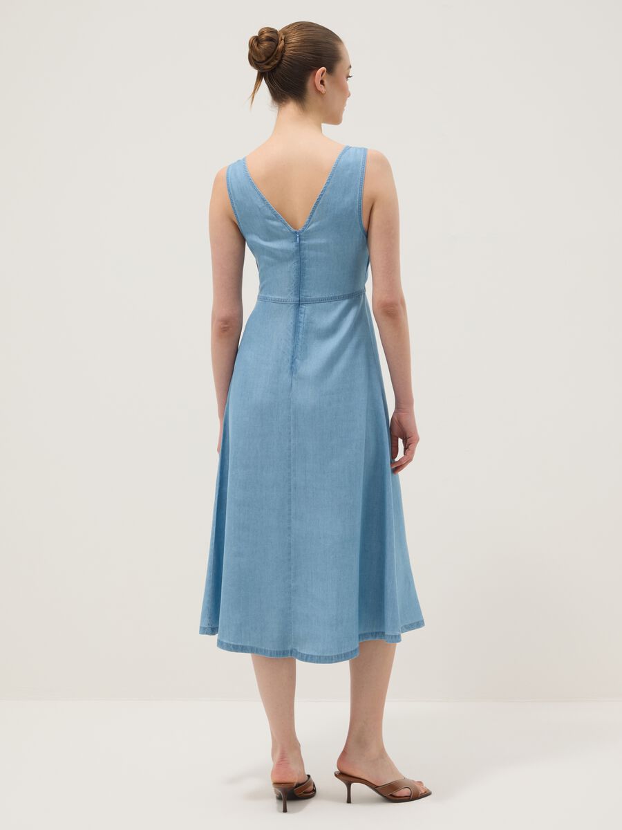 Abito midi denim azzurro in puro lyocell senza maniche_2