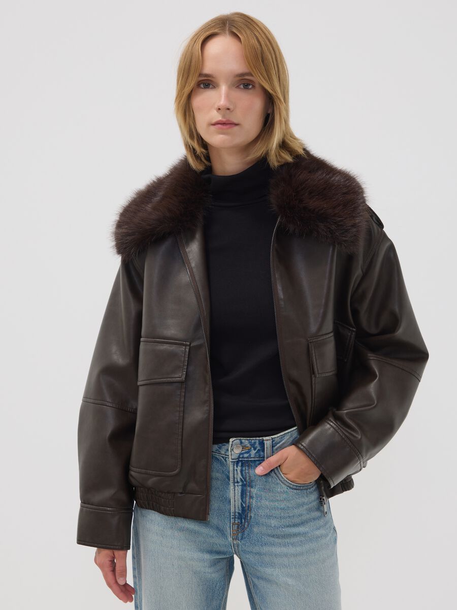 Parka marrone in misto viscosa con colletto a contrasto_0