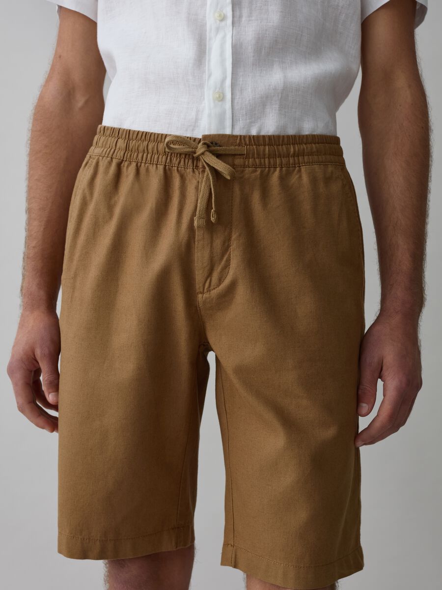 Chino Bermuda shorts in linen and cotton with drawstring_1