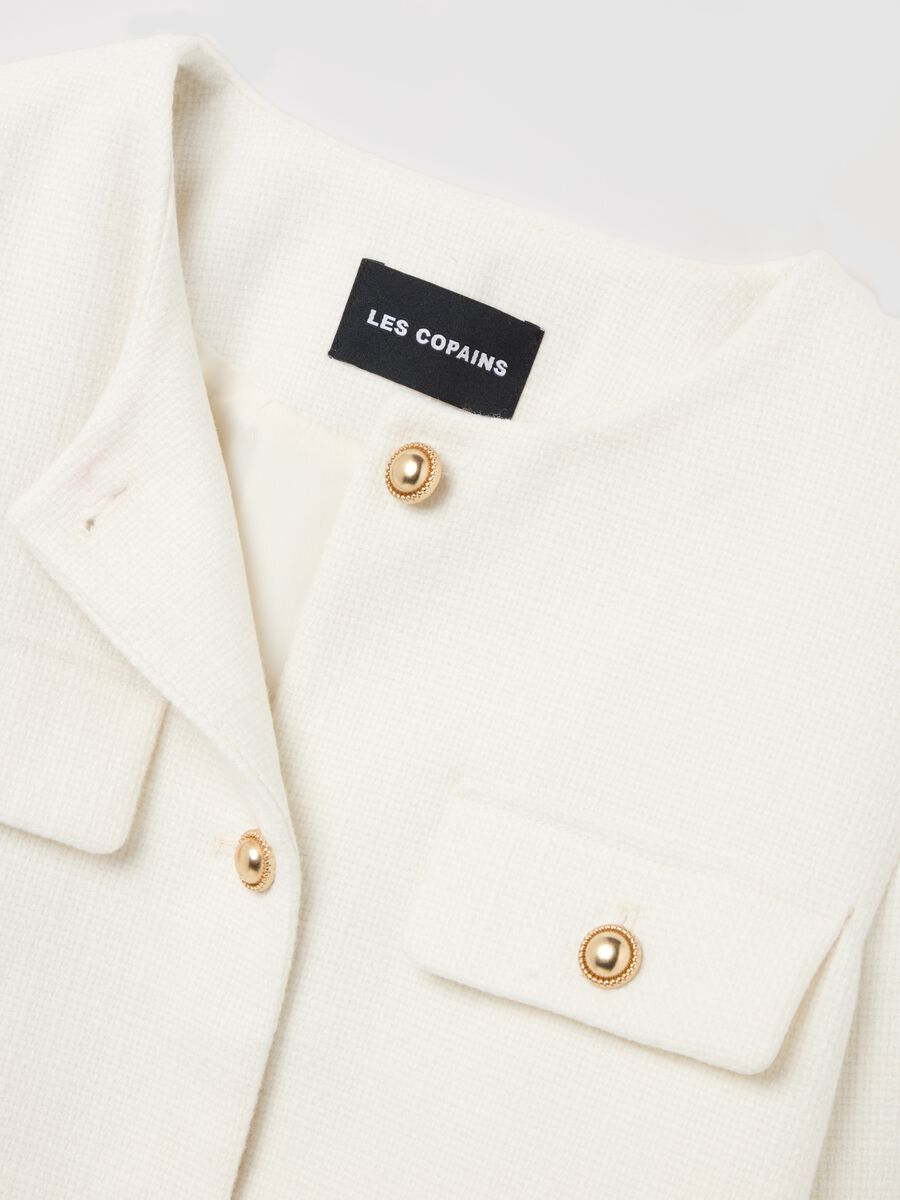 Short jacket with golden buttons_5