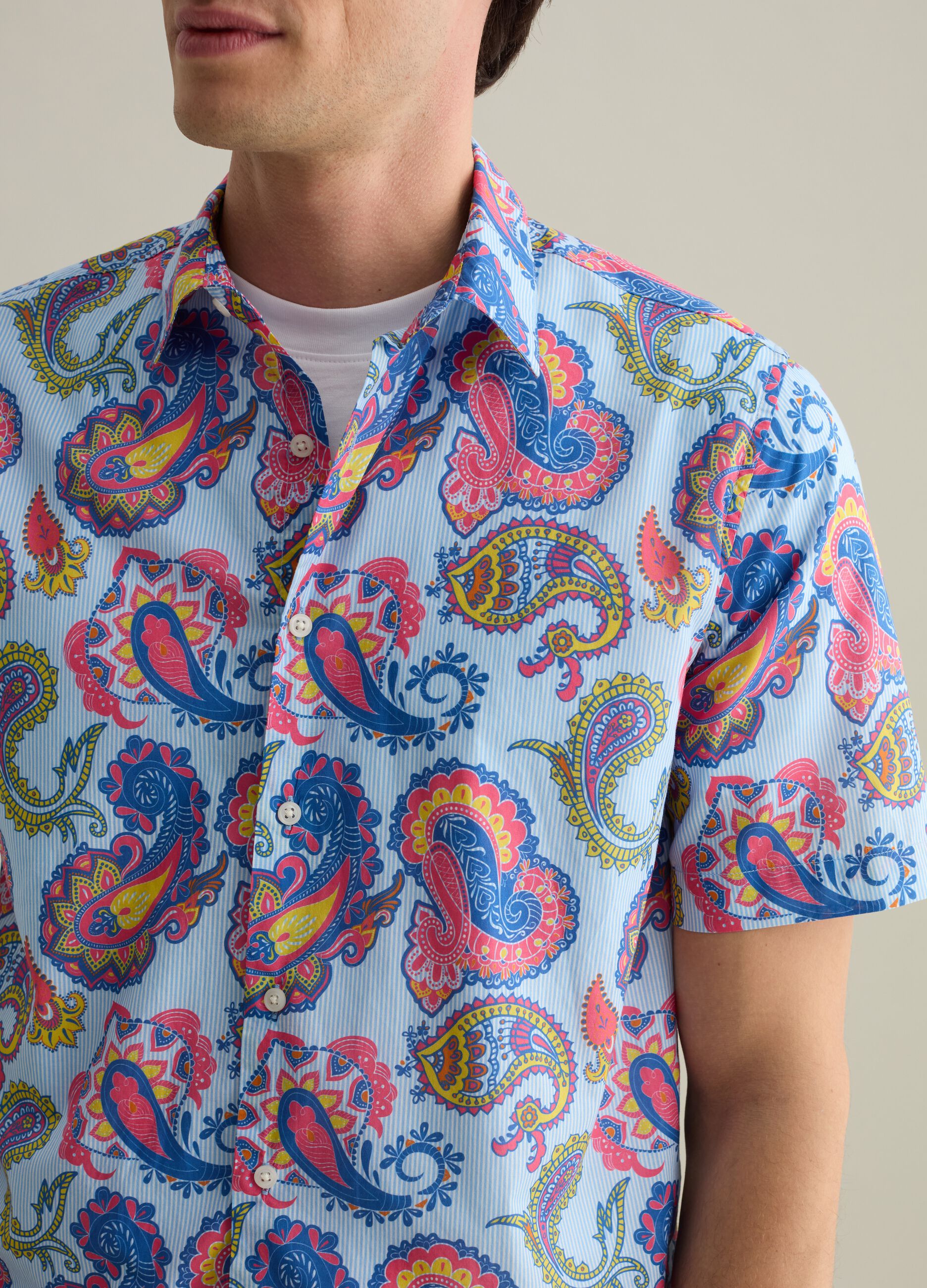 Short-sleeved shirt with stripes and paisley print