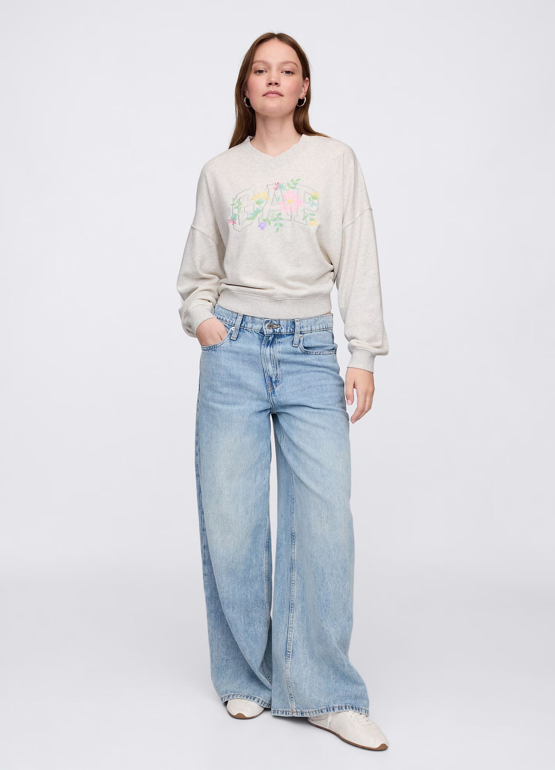 Sweatshirt with floral embroidery