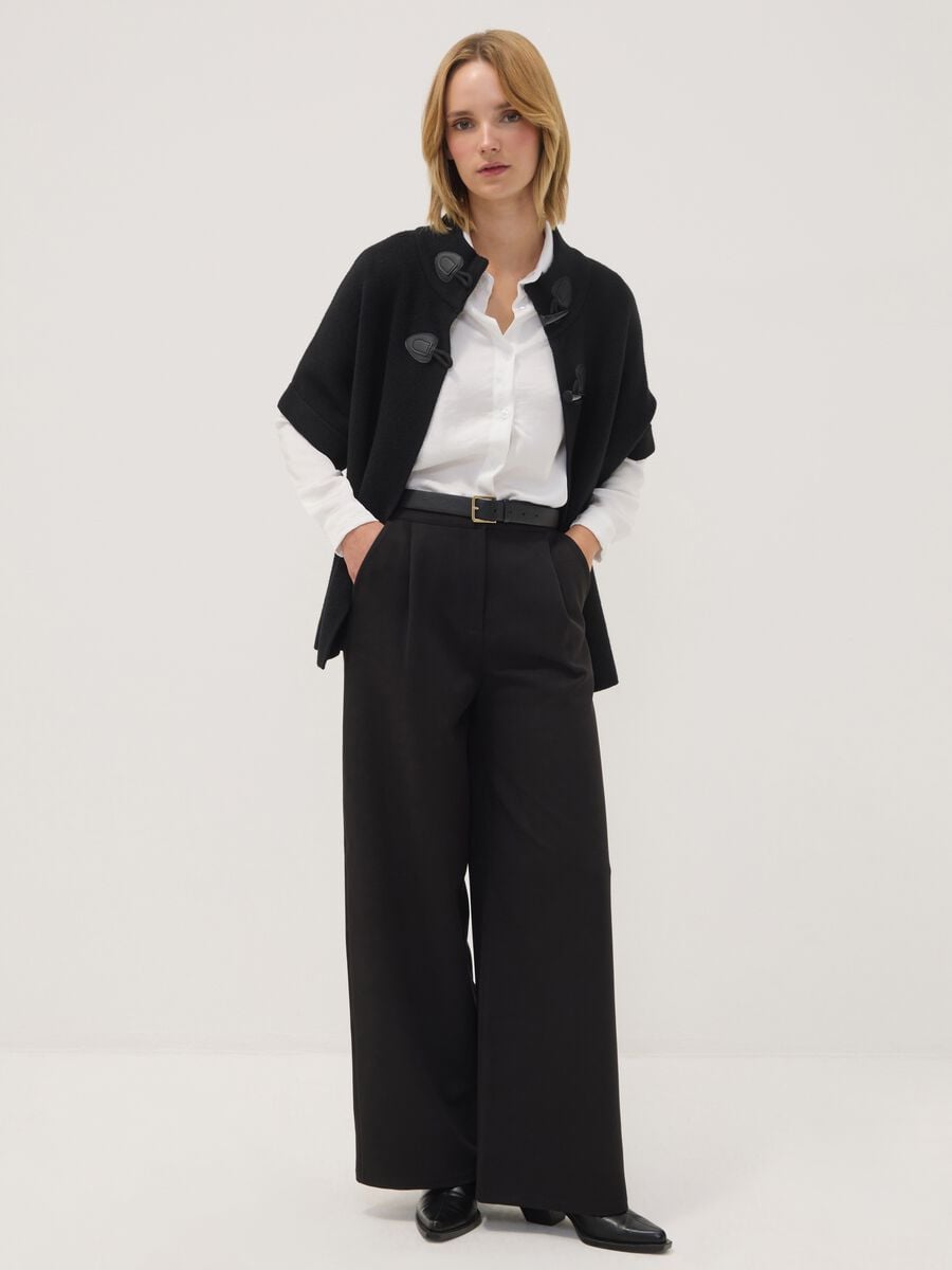 Cardigan nero in misto viscosa con alamari regular fit_1