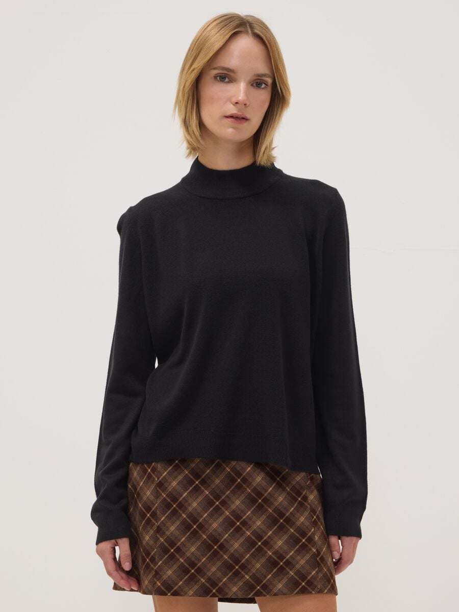 Black long-sleeve top with raised neckline, regular fit_0