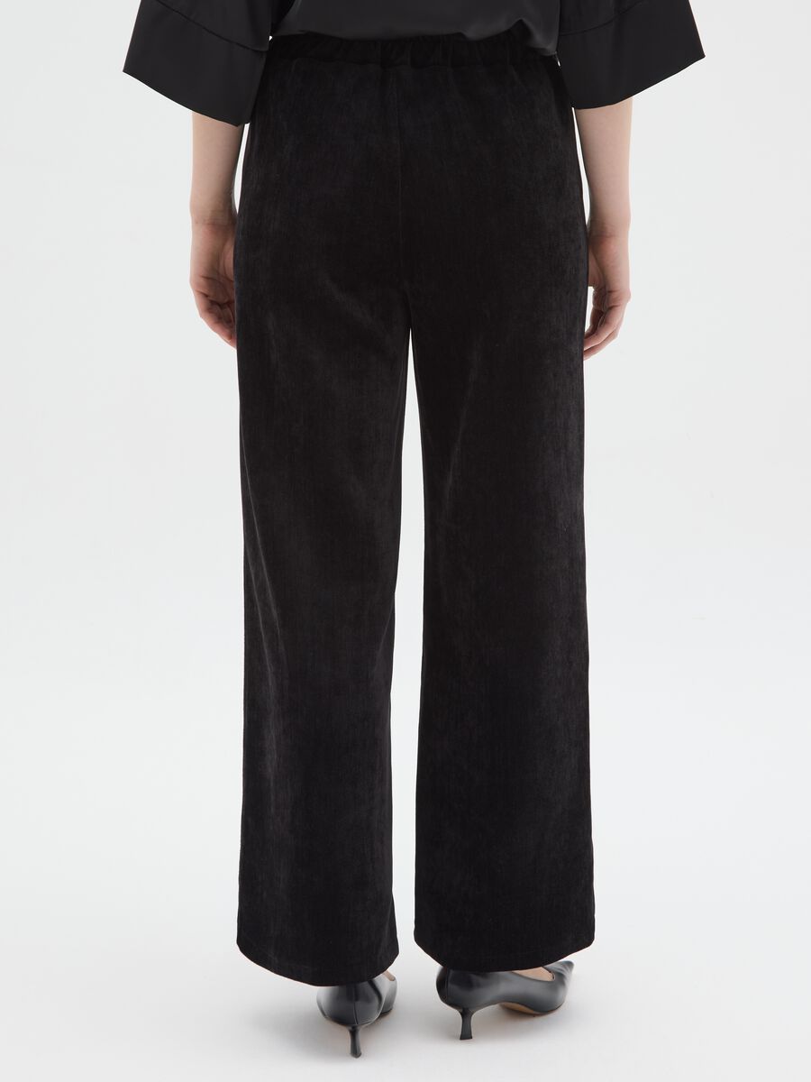 Black regular fit trousers_2