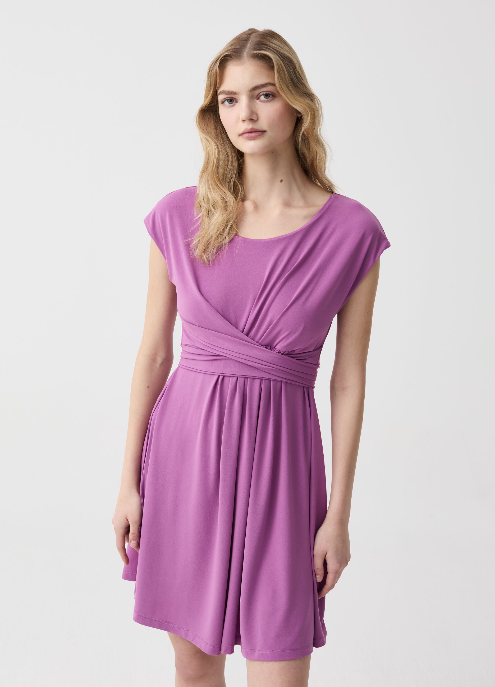Solid colour sleeveless maternity dress