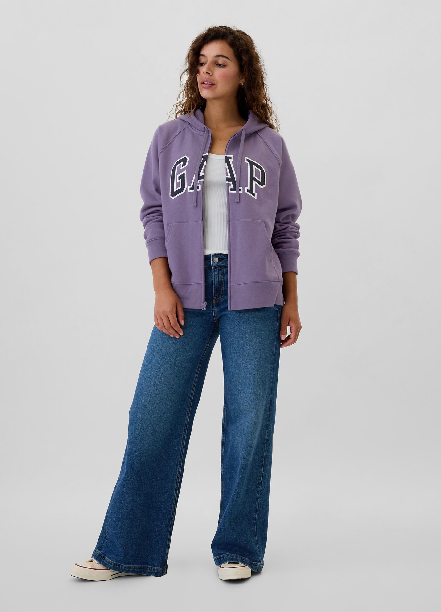 Sweatshirt with hood and logo embroidery