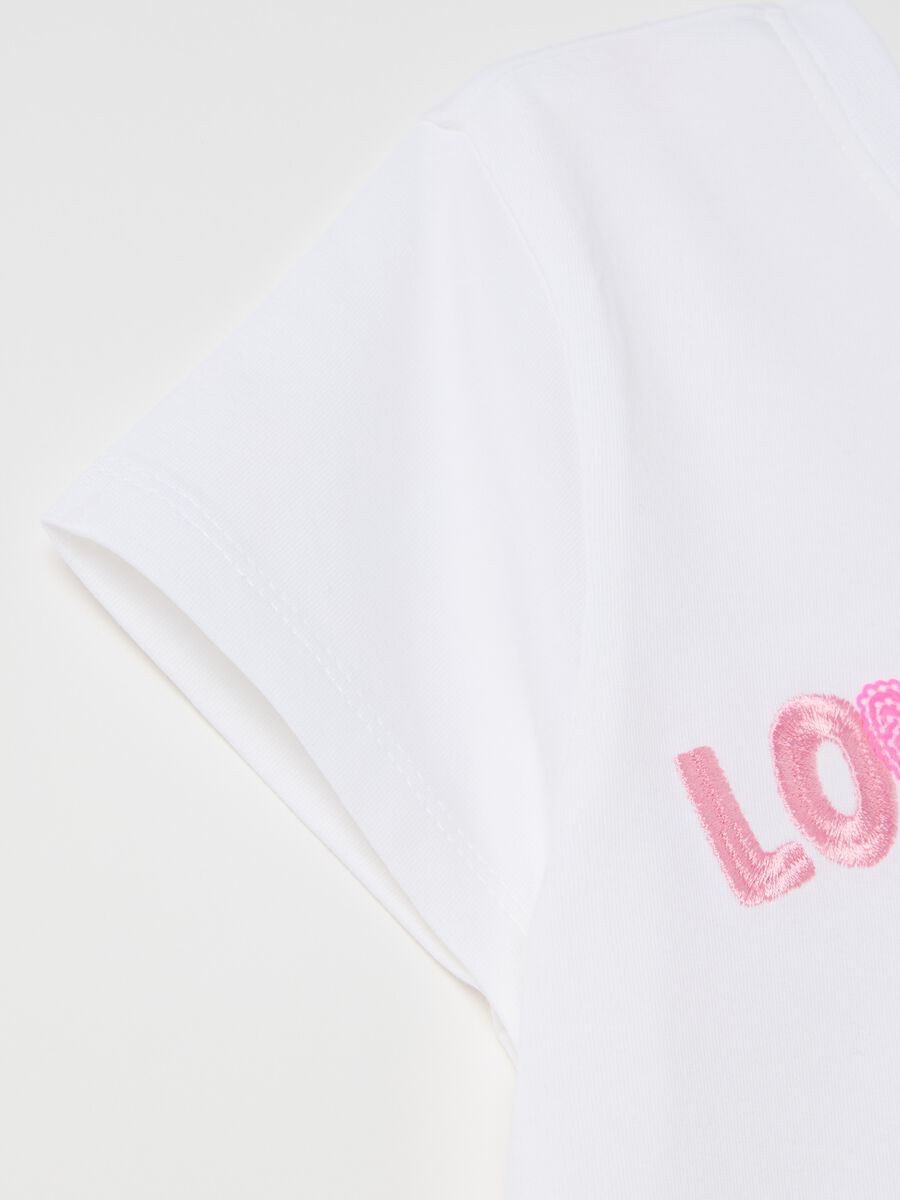 T-shirt with flowers print and lettering embroidery_3