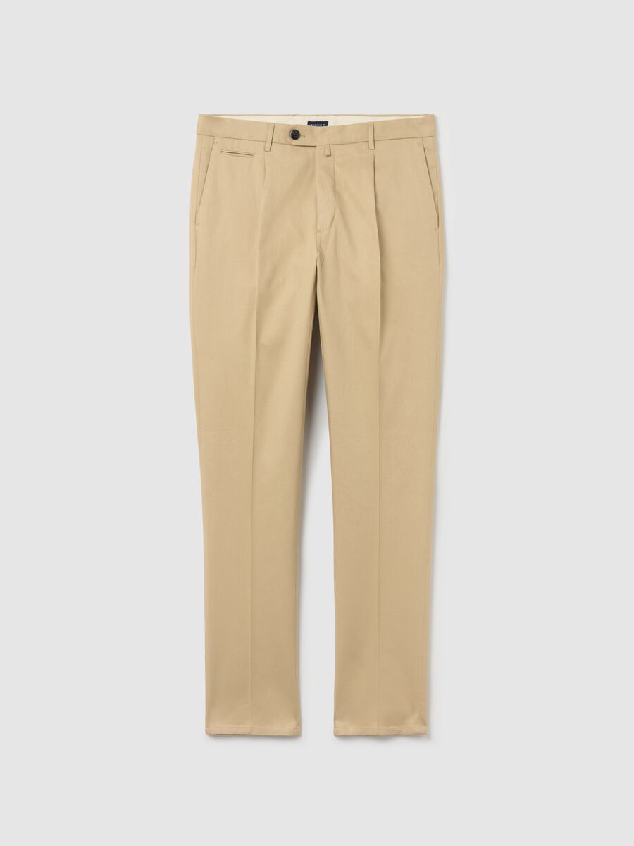 Contemporary chino trousers with darts_4