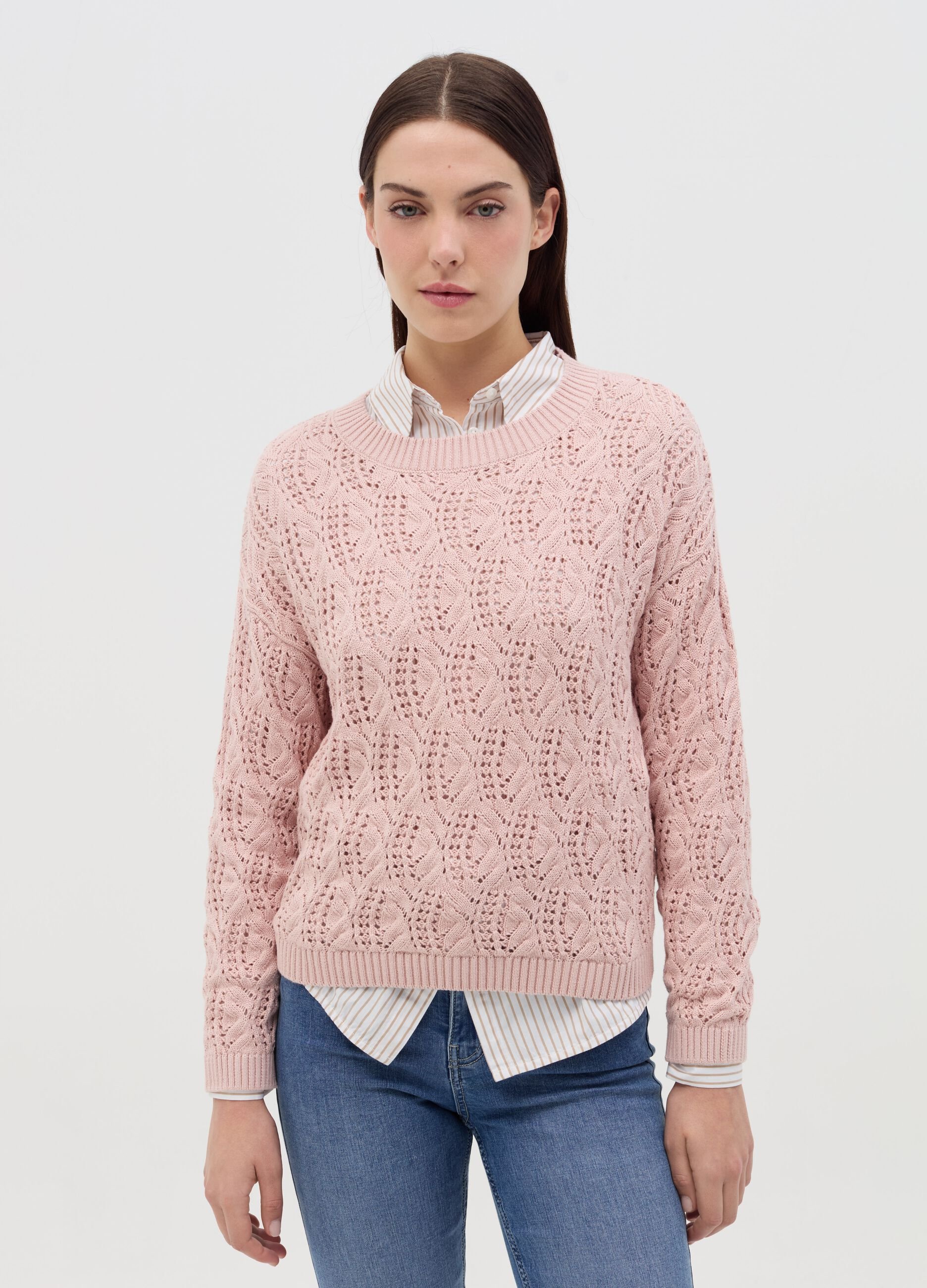 Crochet pullover with round neck
