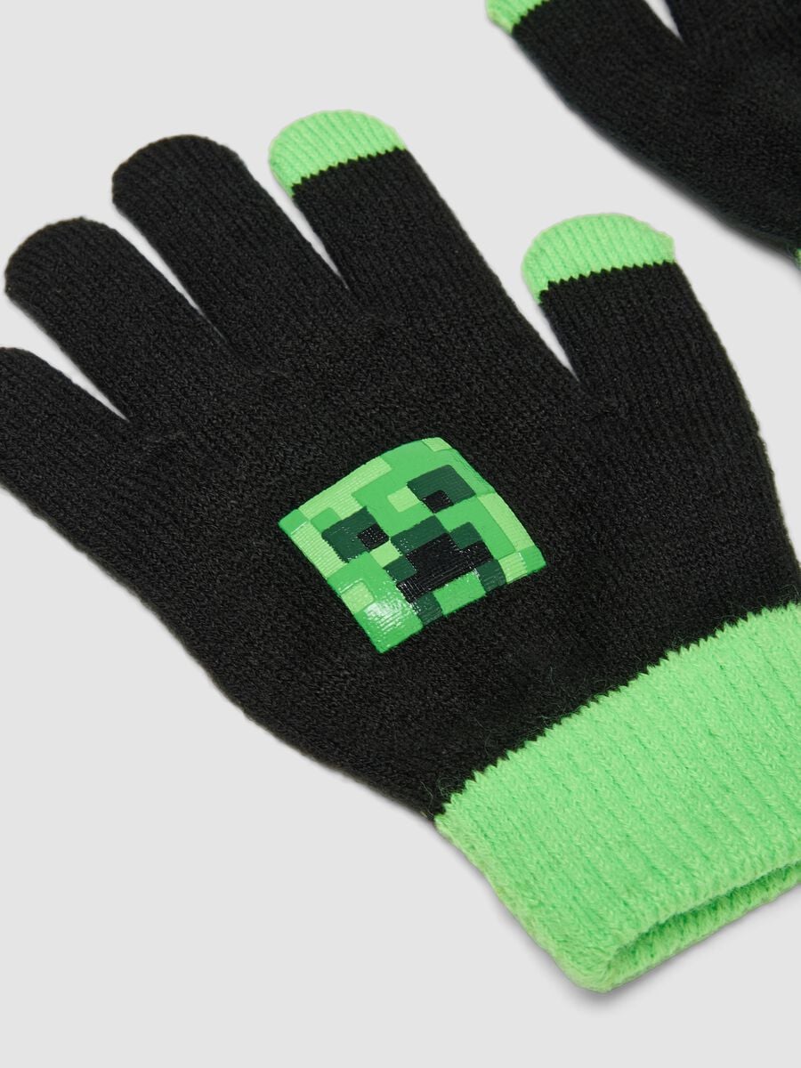 Black and green Minecraft print gloves_2