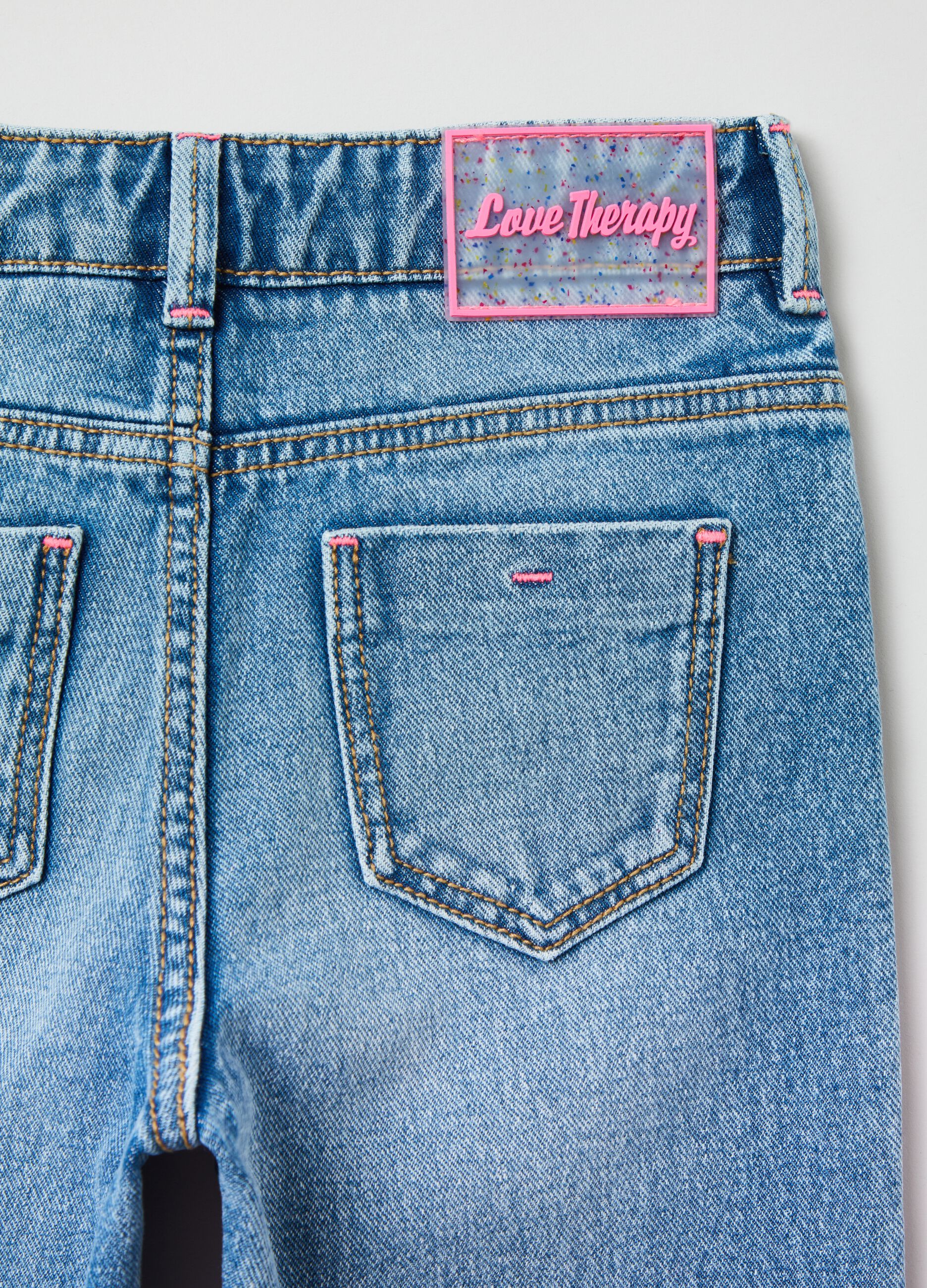 Jeans cinque tasche con patch_2