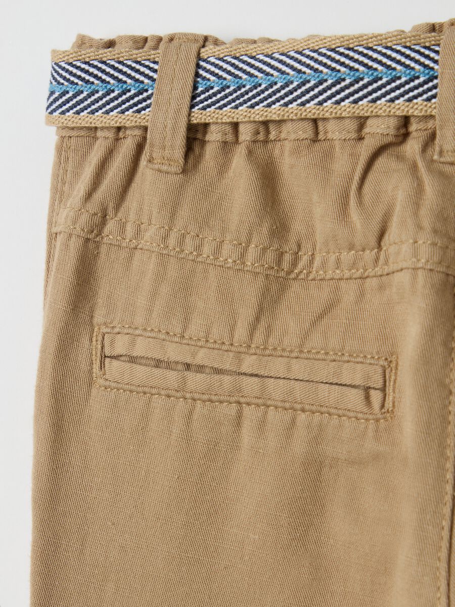 Chino trousers with belt_3