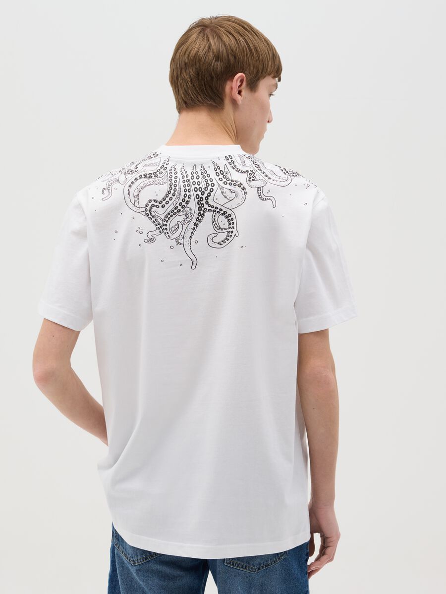 White T-shirt with short sleeves and print_3