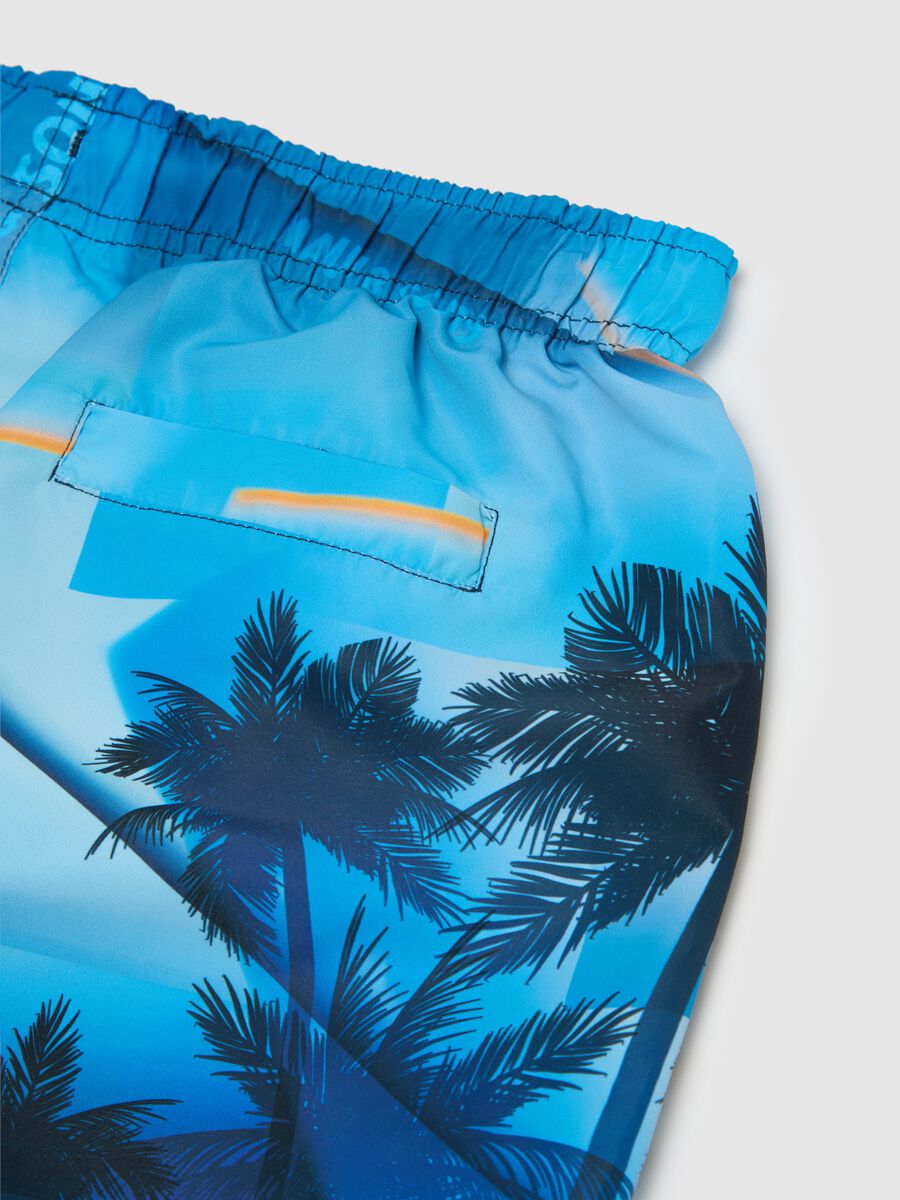 Boys' multicolour swim shorts, regular fit, with palm print_2