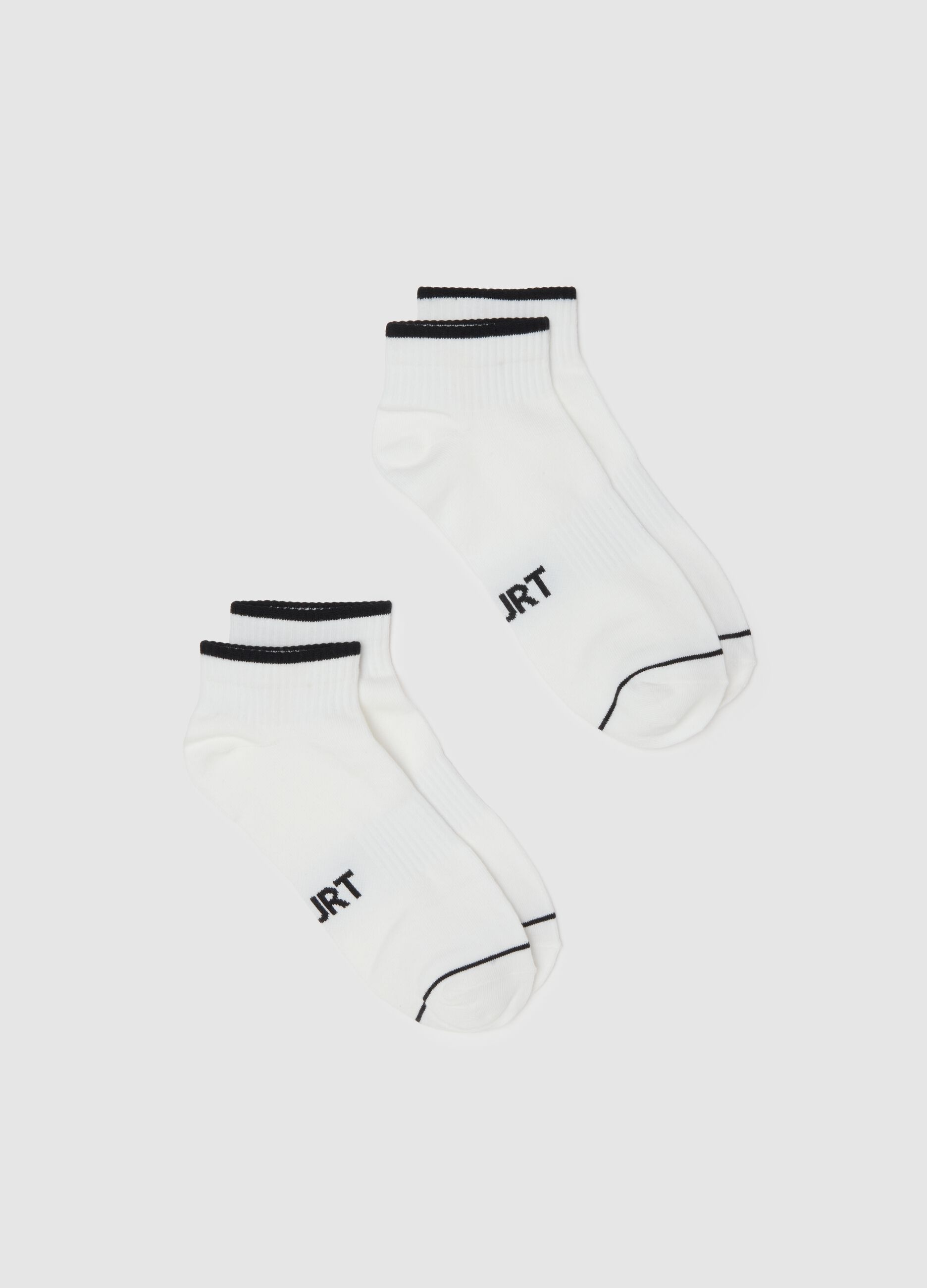 Two-pack of white ankle sports socks in cotton blend with stripes