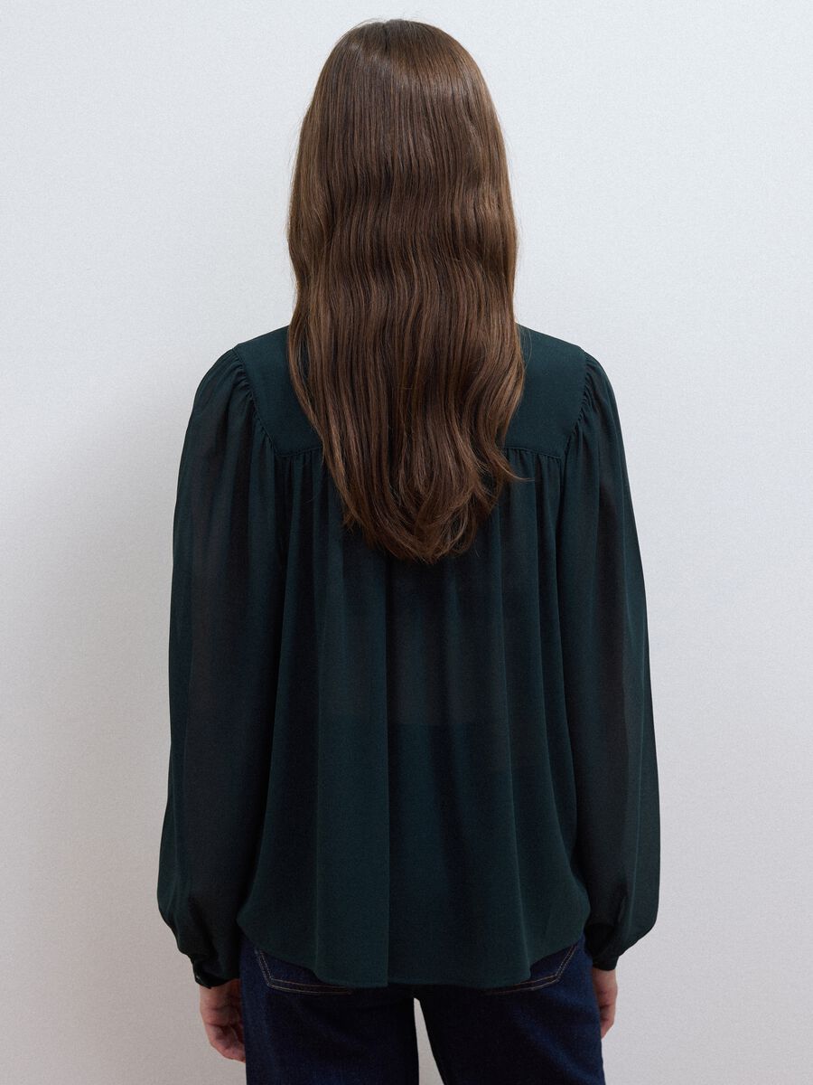 Green regular-fit shirt with buttons and long sleeves_3