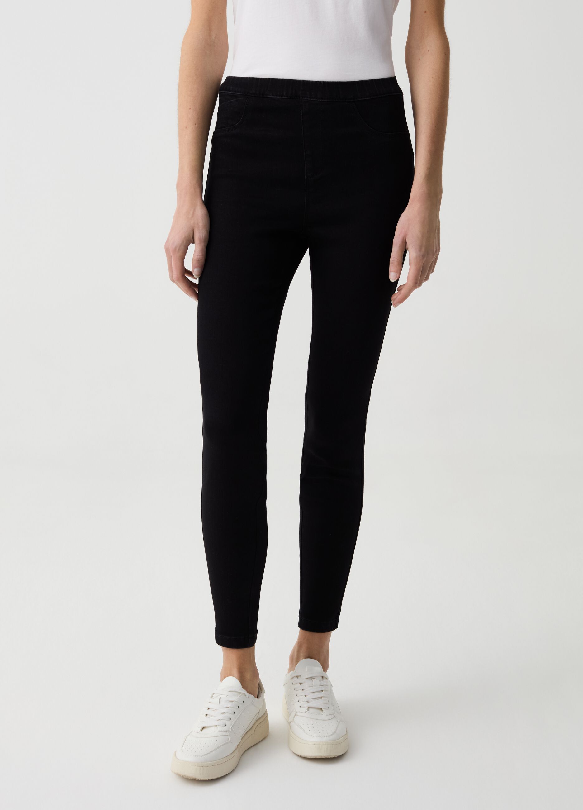 Skinny-fit push-up jeggings