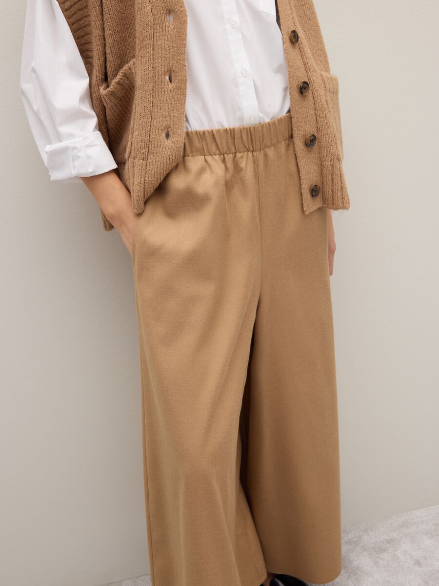 Beige wide-leg trousers relaxed fit_3