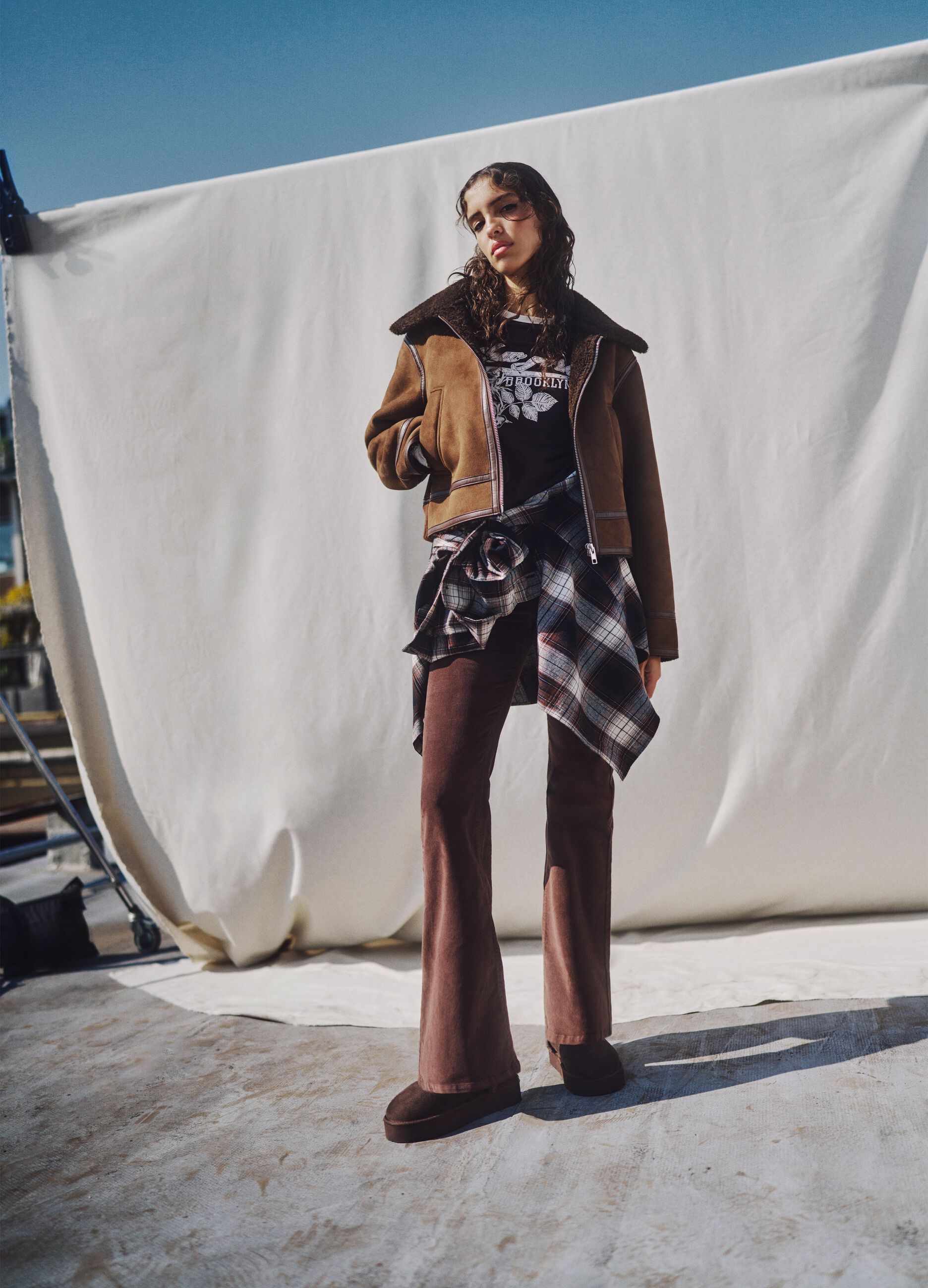 Brown jacket with zip in stretch fabric