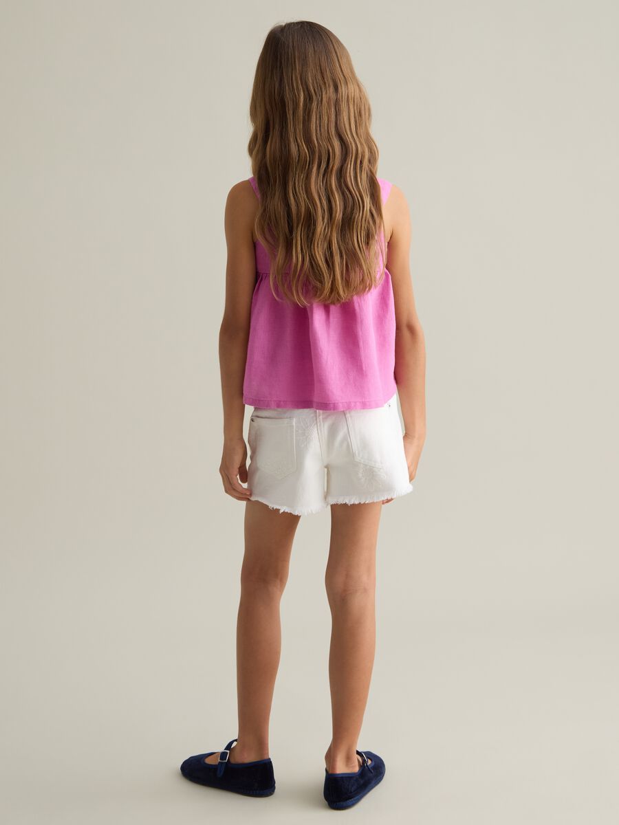 White cotton shorts with embroidery_2