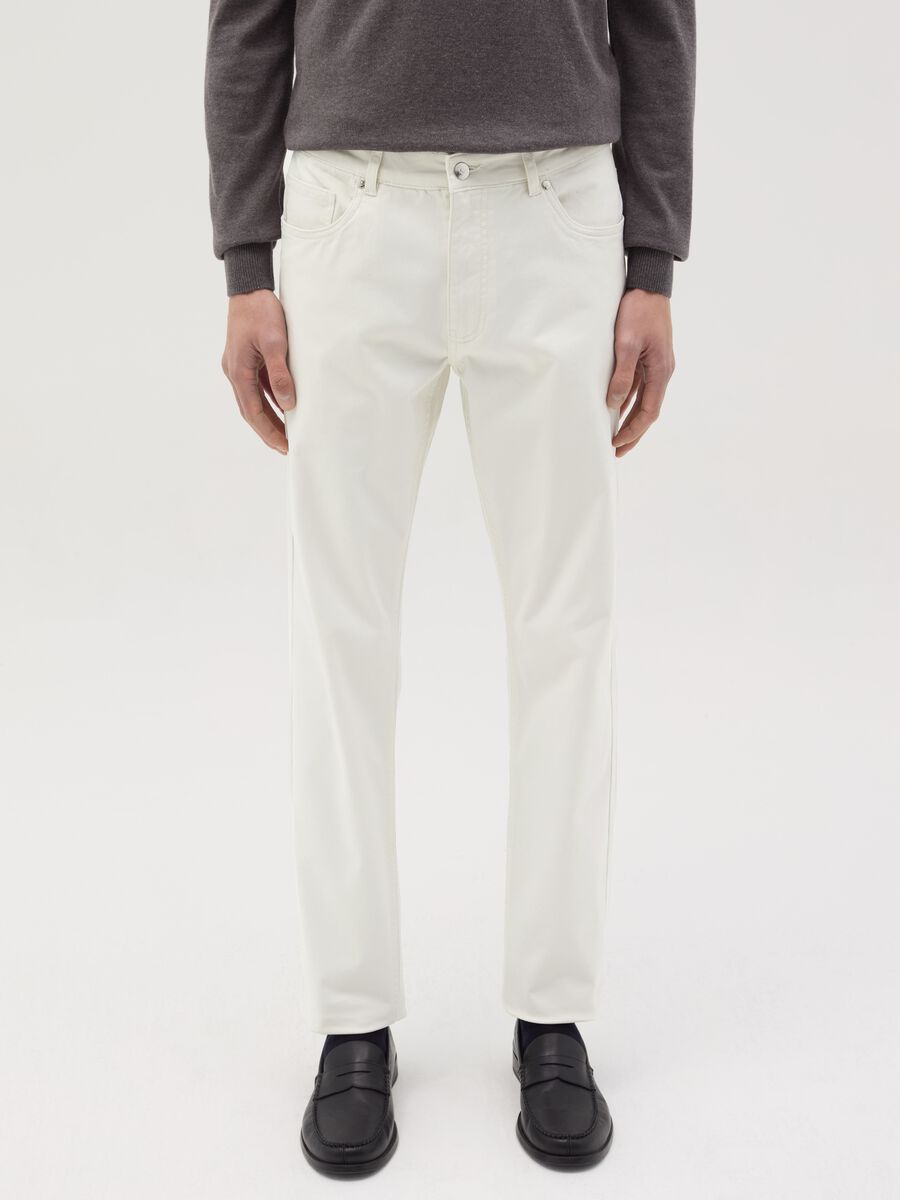 Slim-fit trousers with five pockets_1