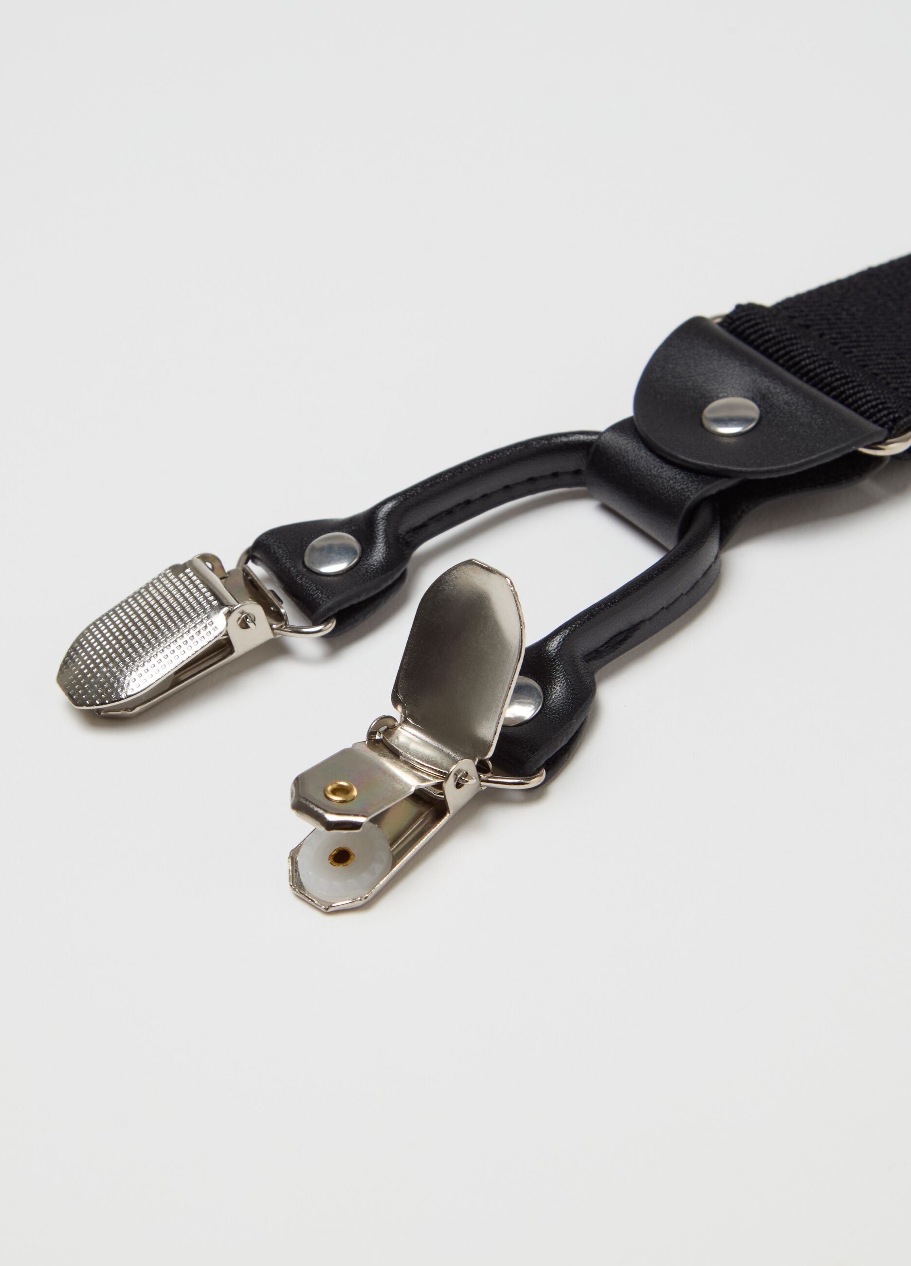 Solid colour braces
