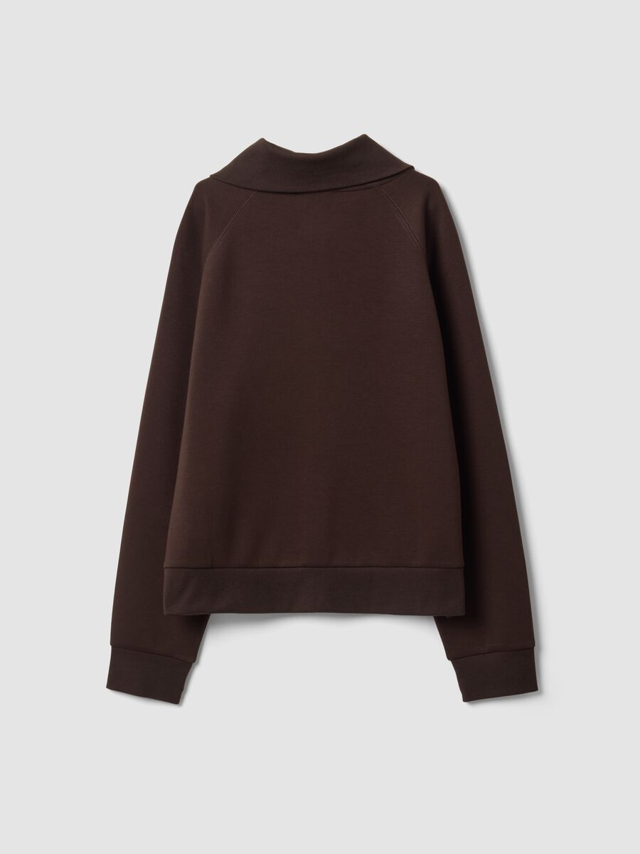 Felpa marrone in viscosa elasticizzata con dolcevita regular fit_1