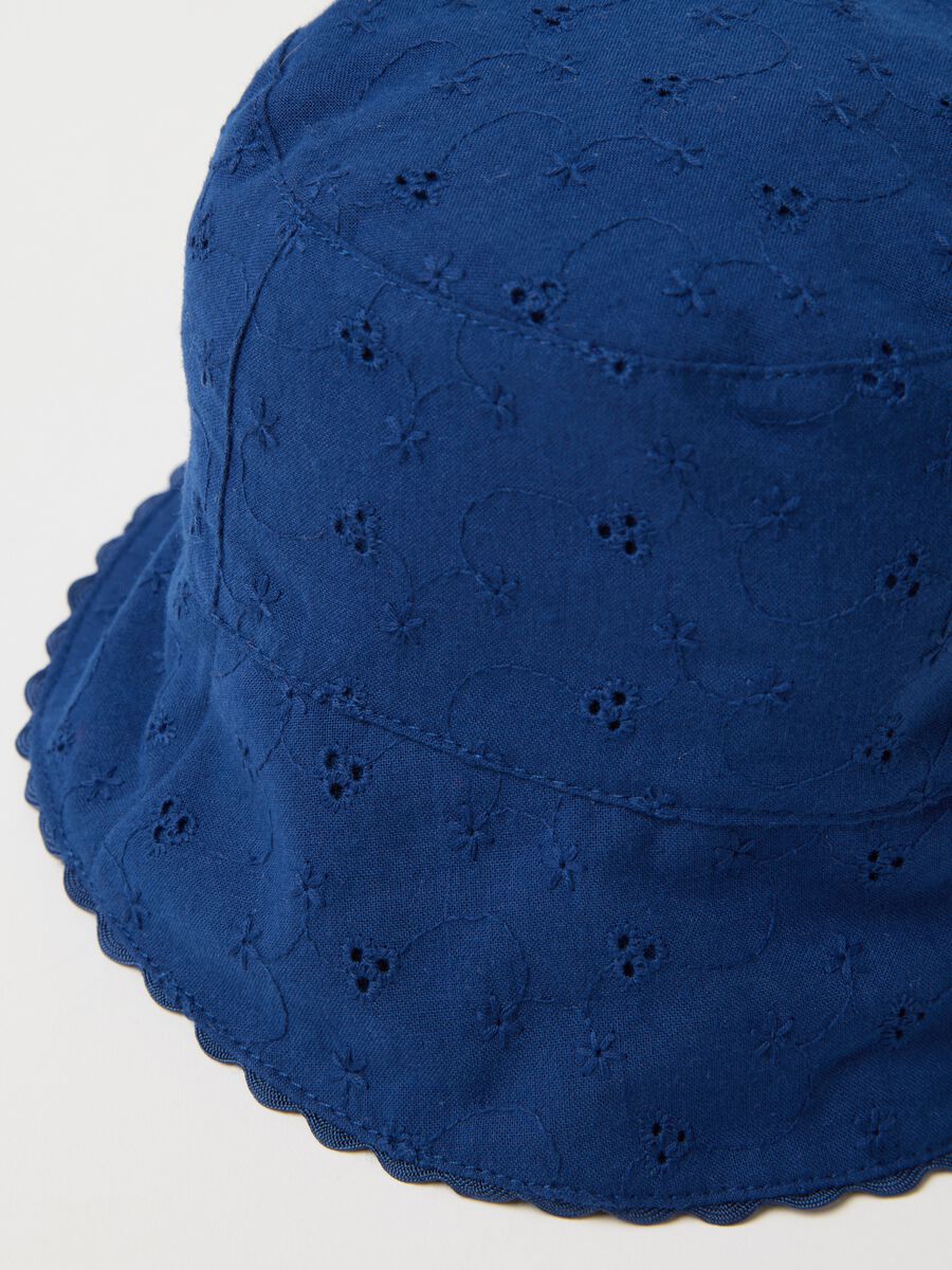 Blue cloche hat in broderie anglaise_1
