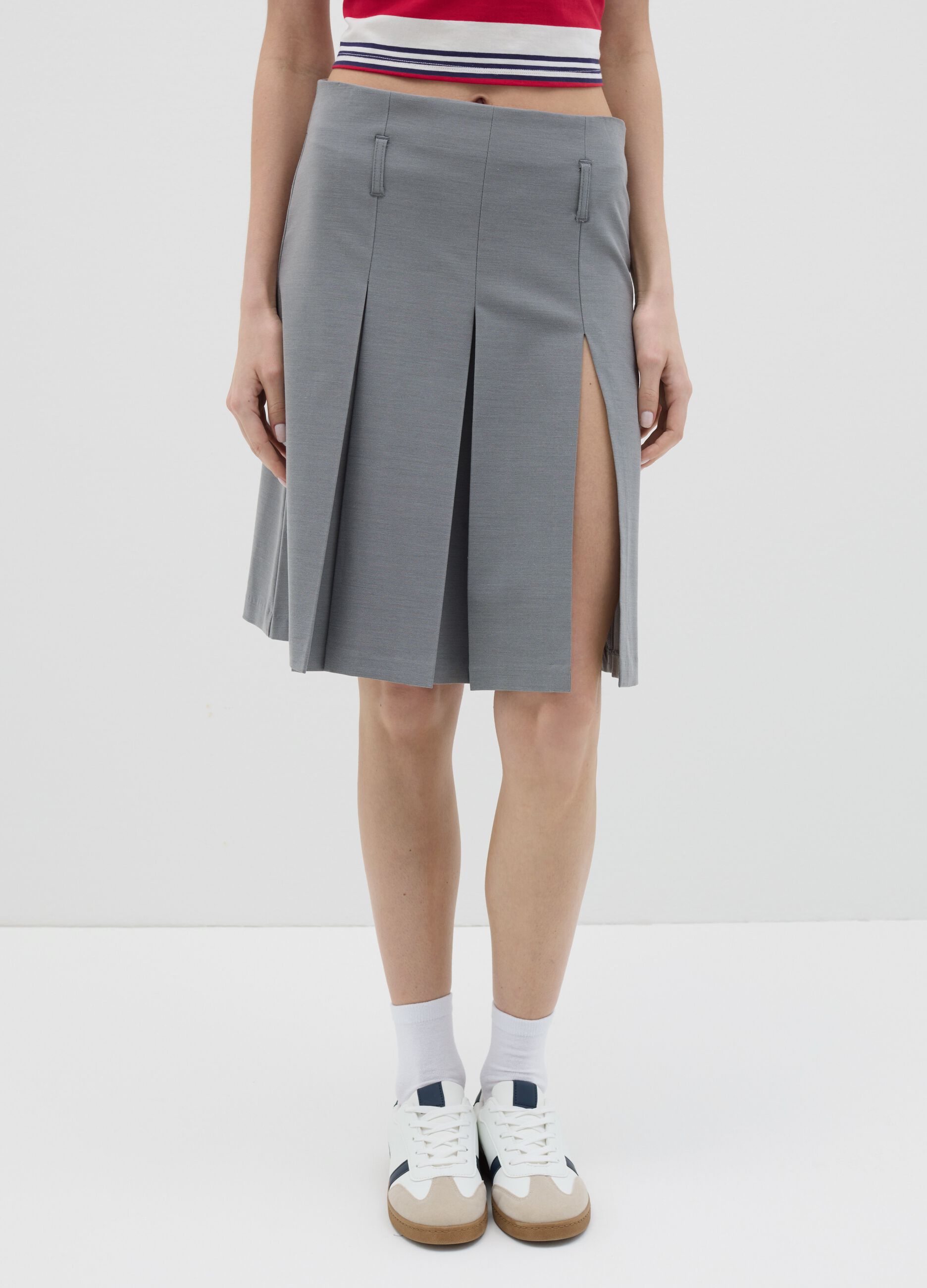 Grey pleated skirt