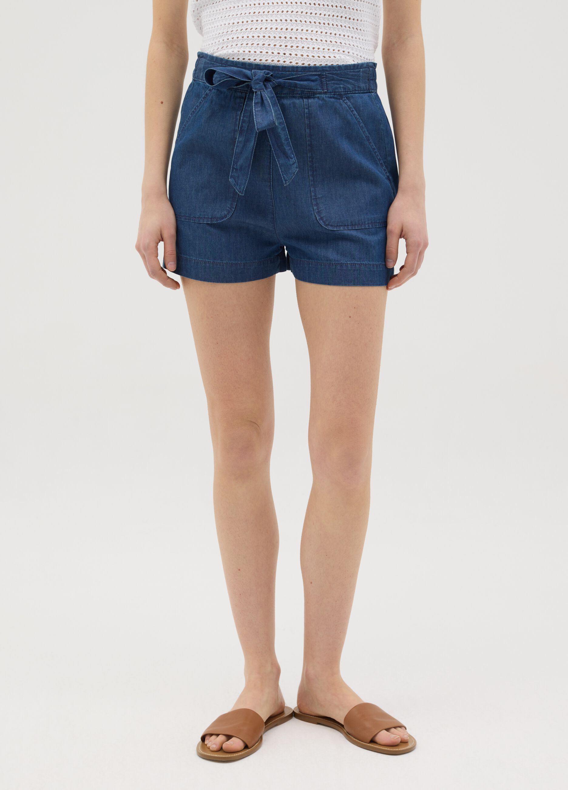 Fluid shorts in denim with bow