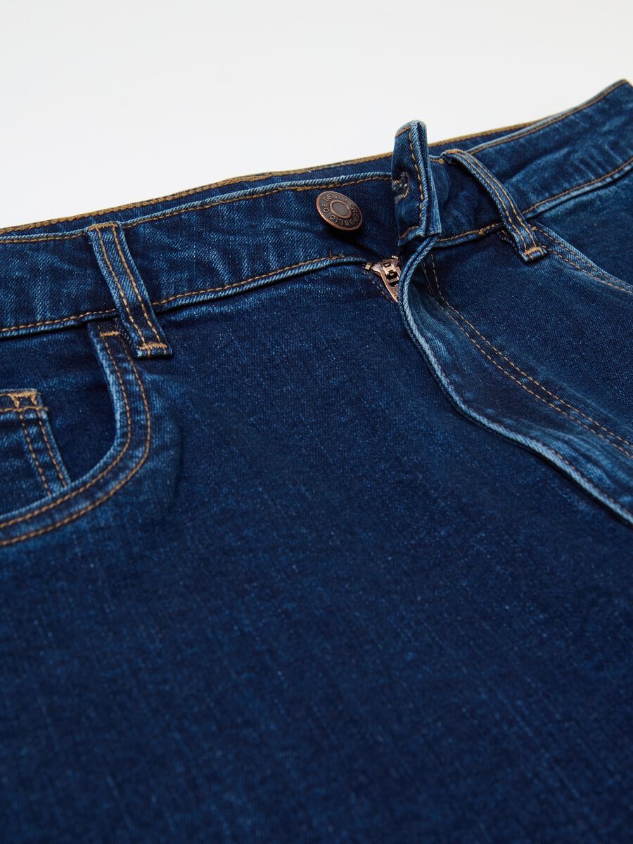 Slim-fit jeans with five pockets_5