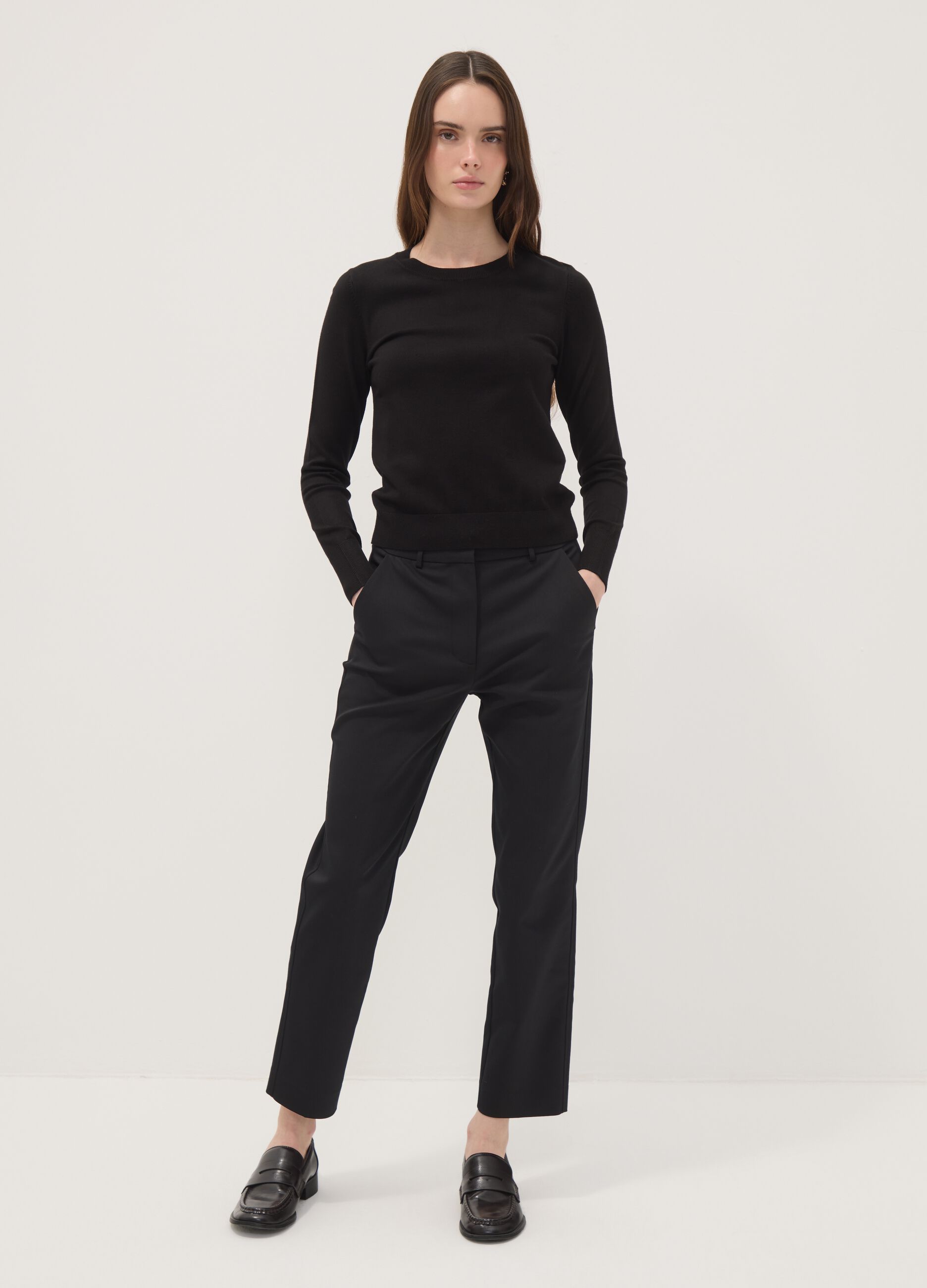 Black fitted sweater