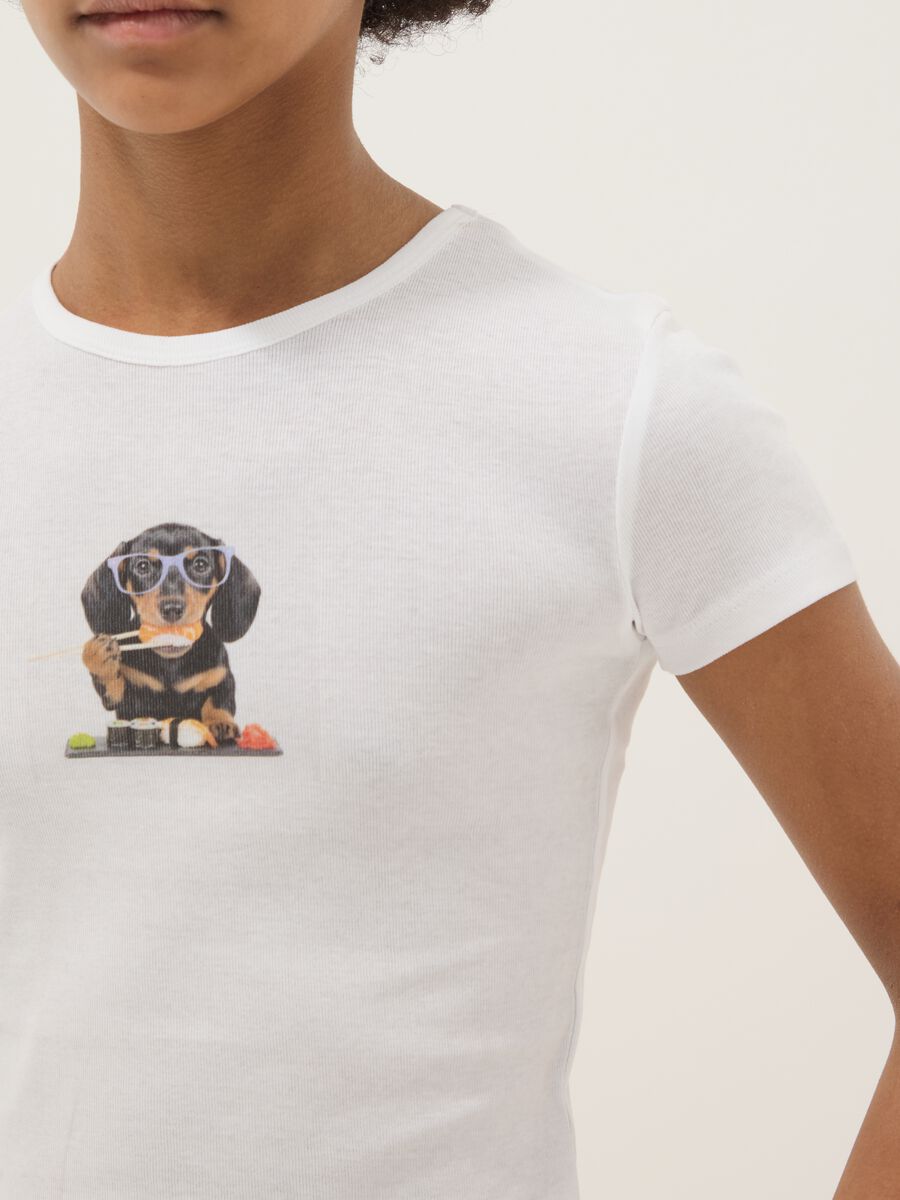 T-shirt bianca in puro cotone da ragazza slim fit con stampa cane_2