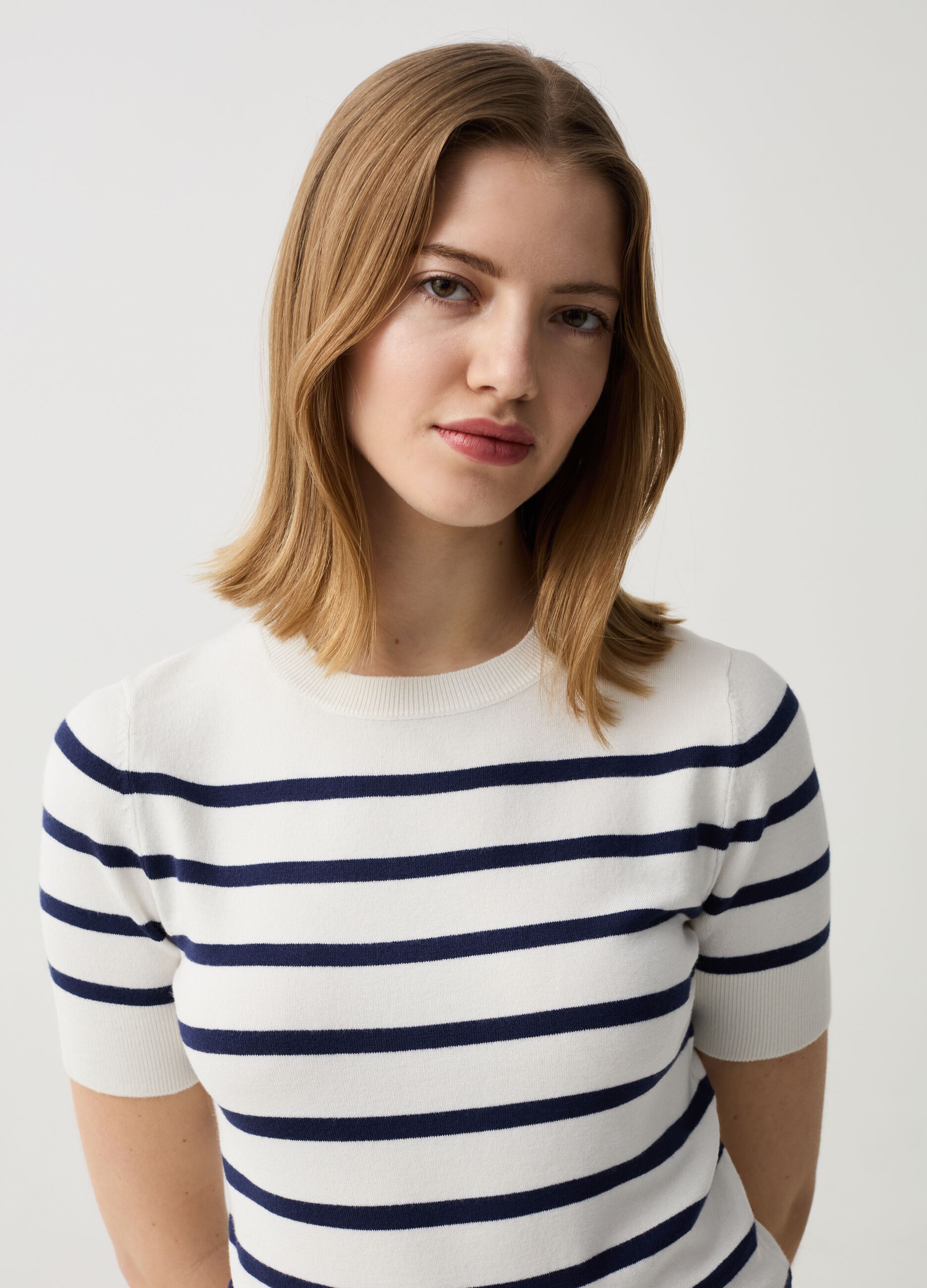 Maglia a righe con maniche corte