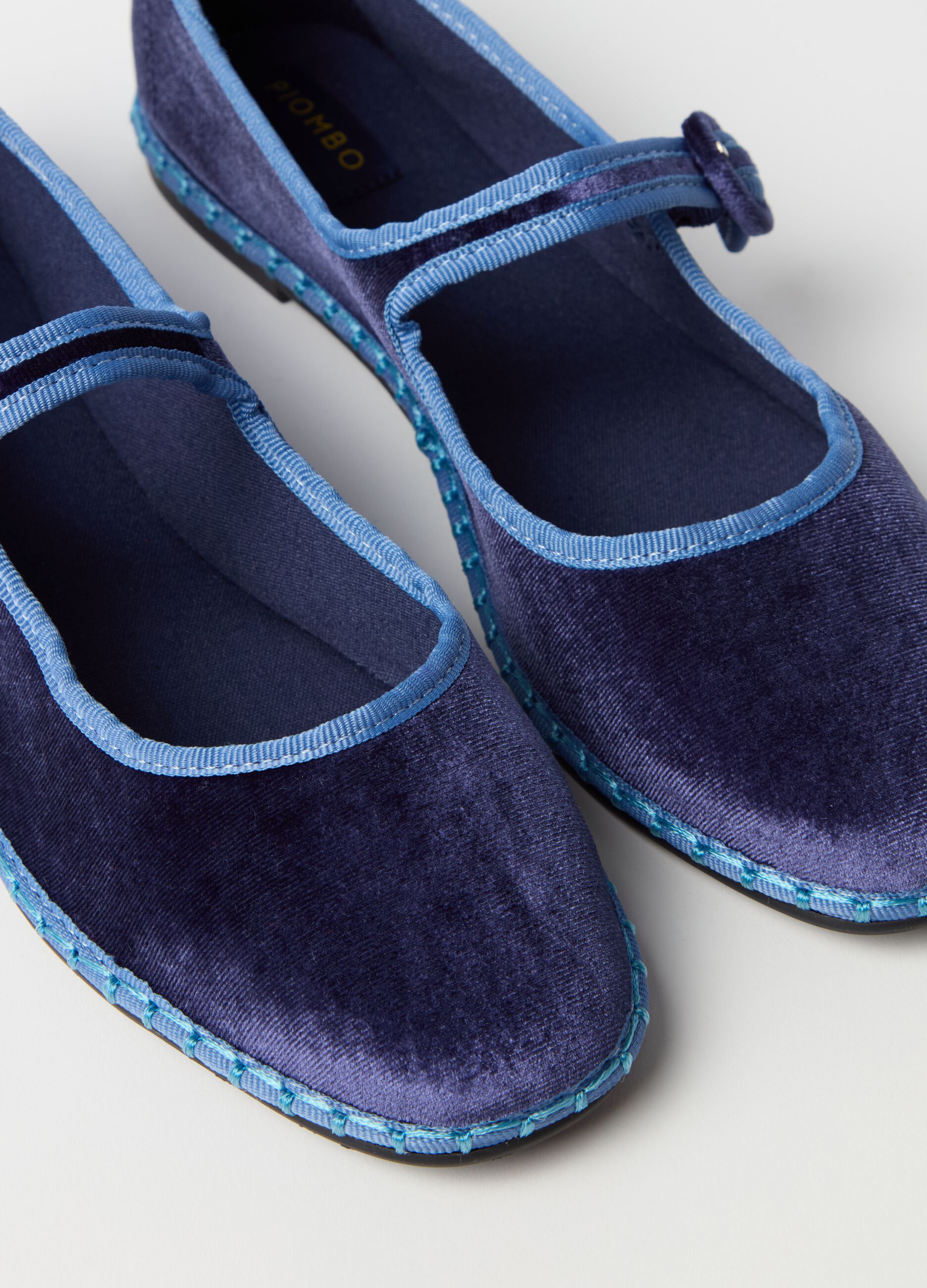 Ballerina flats with strap