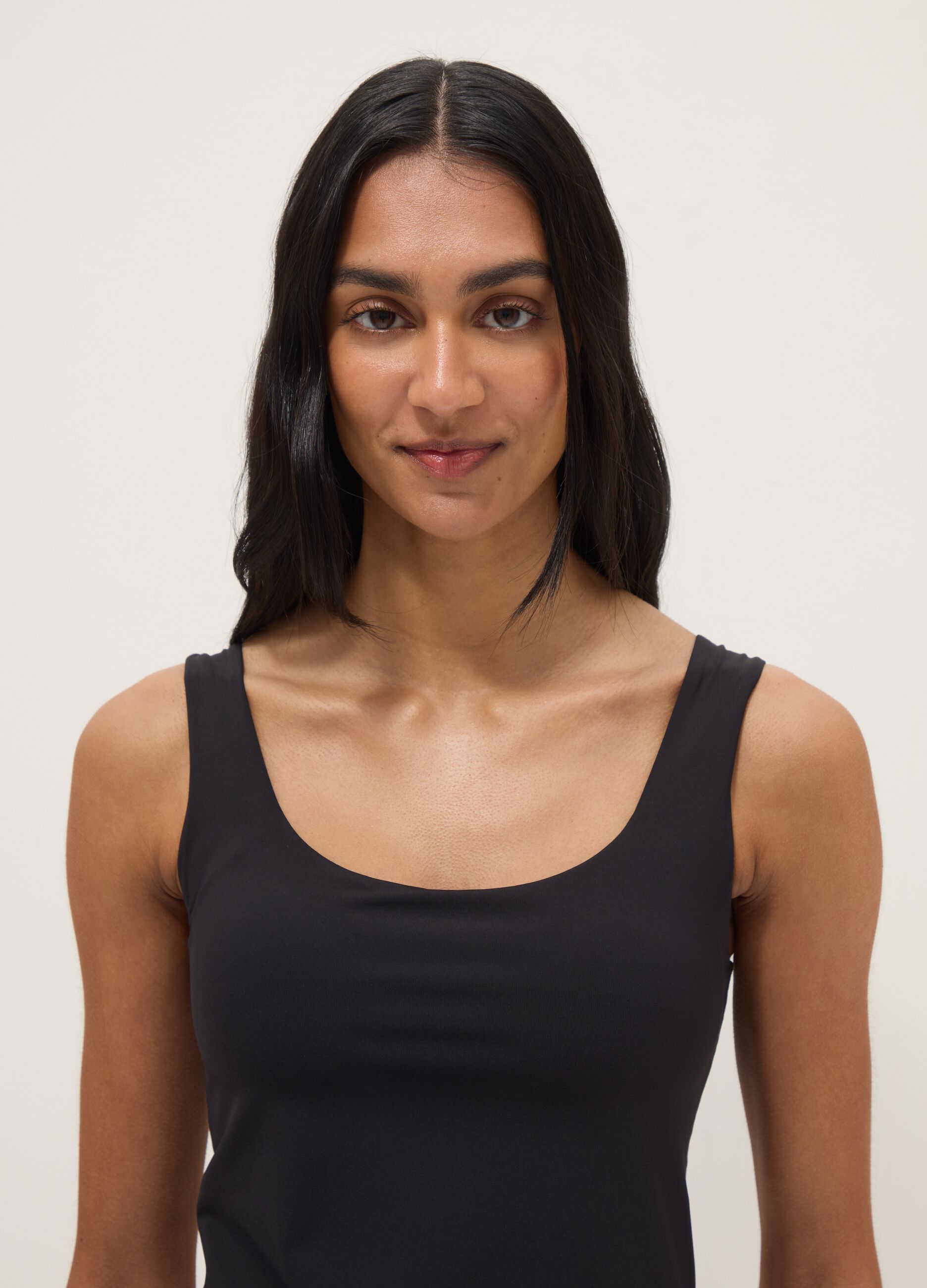 Black regular fit tank top with wide straps