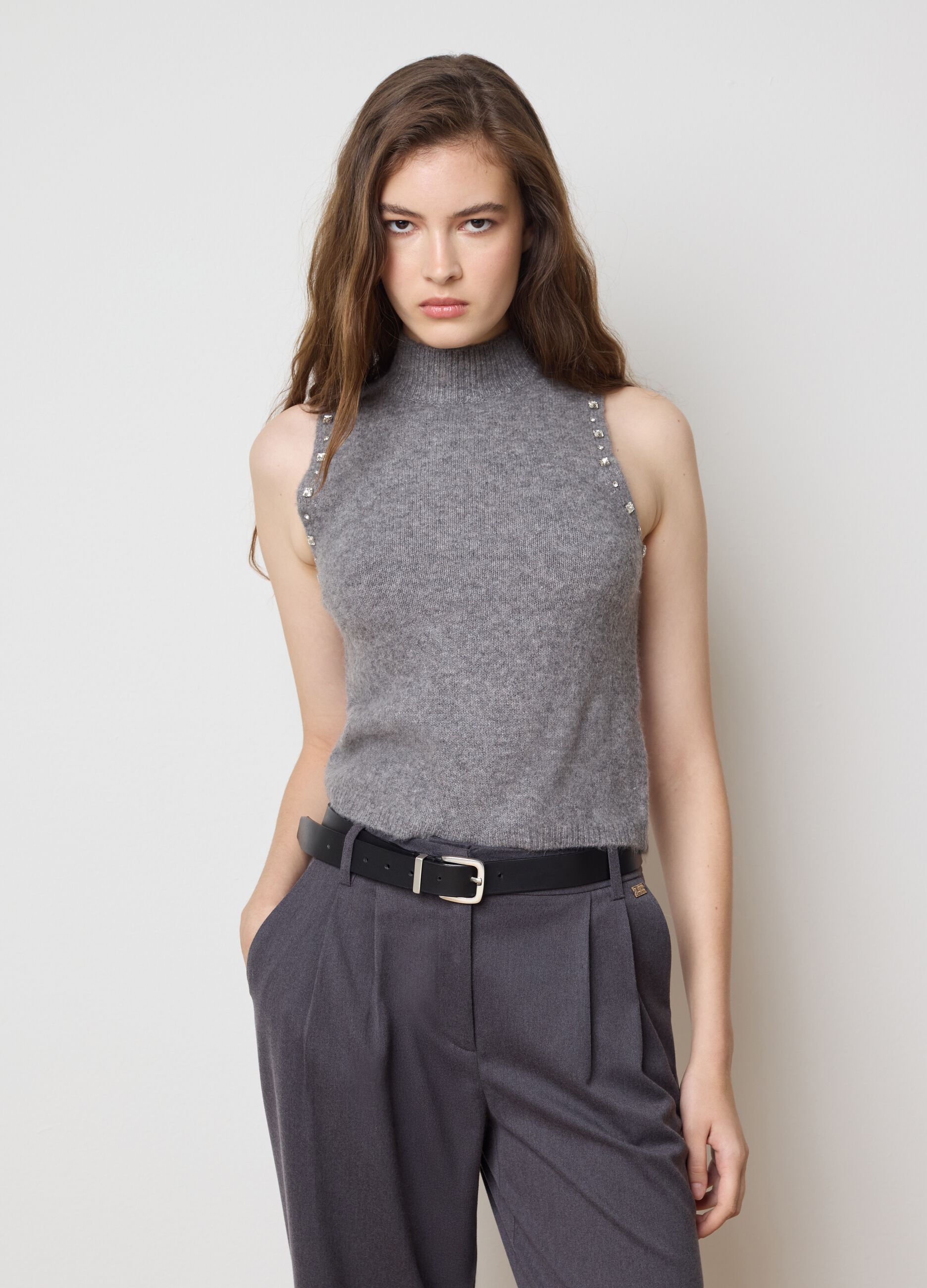 Grey regular fit sleeveless turtleneck top