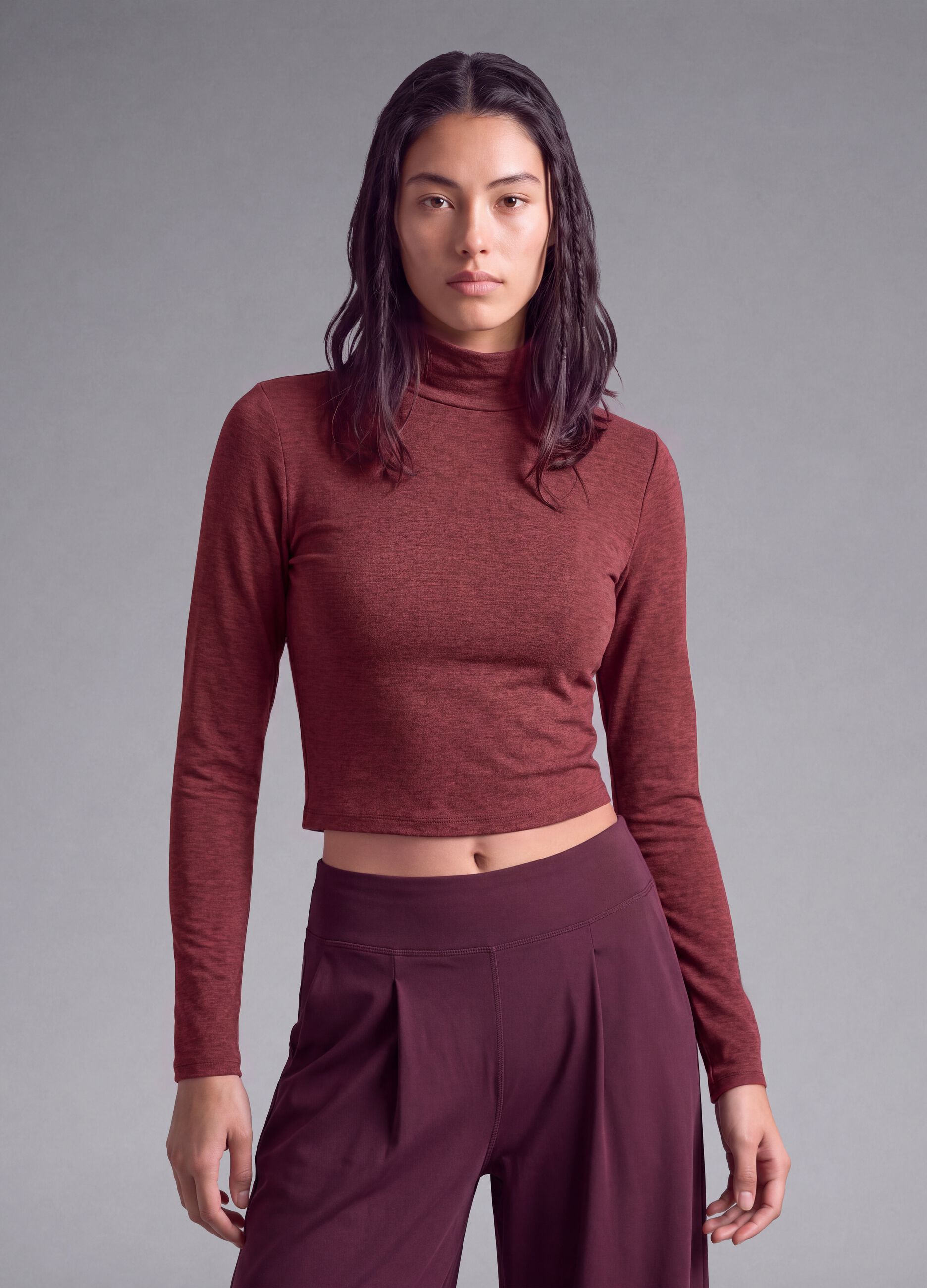 Red cropped stretch T-shirt with high neck