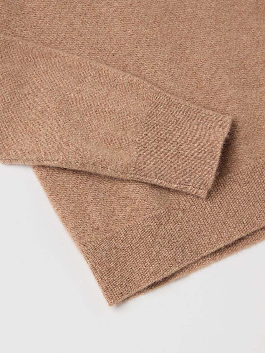 Cashmere pullover with round neck_5