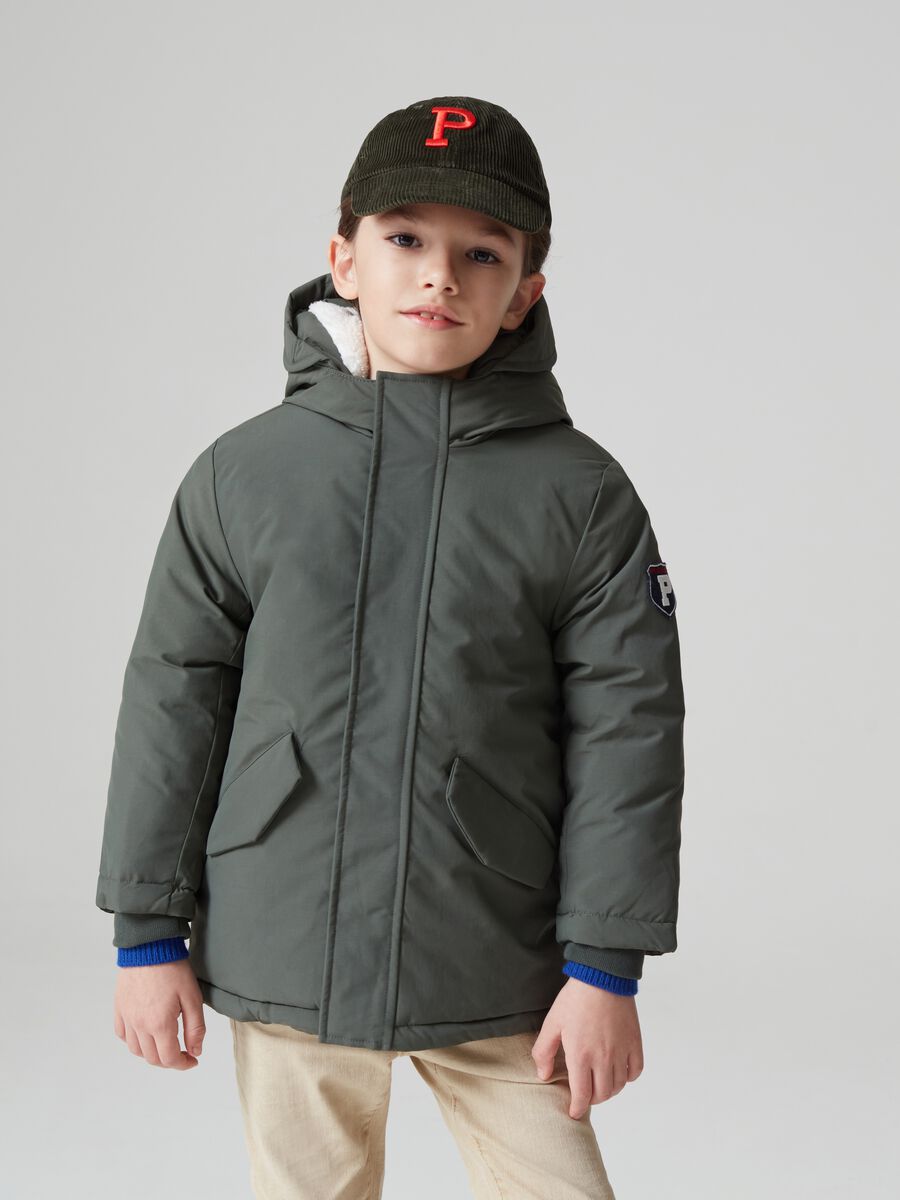 Parka con cappuccio e interno in sherpa_1