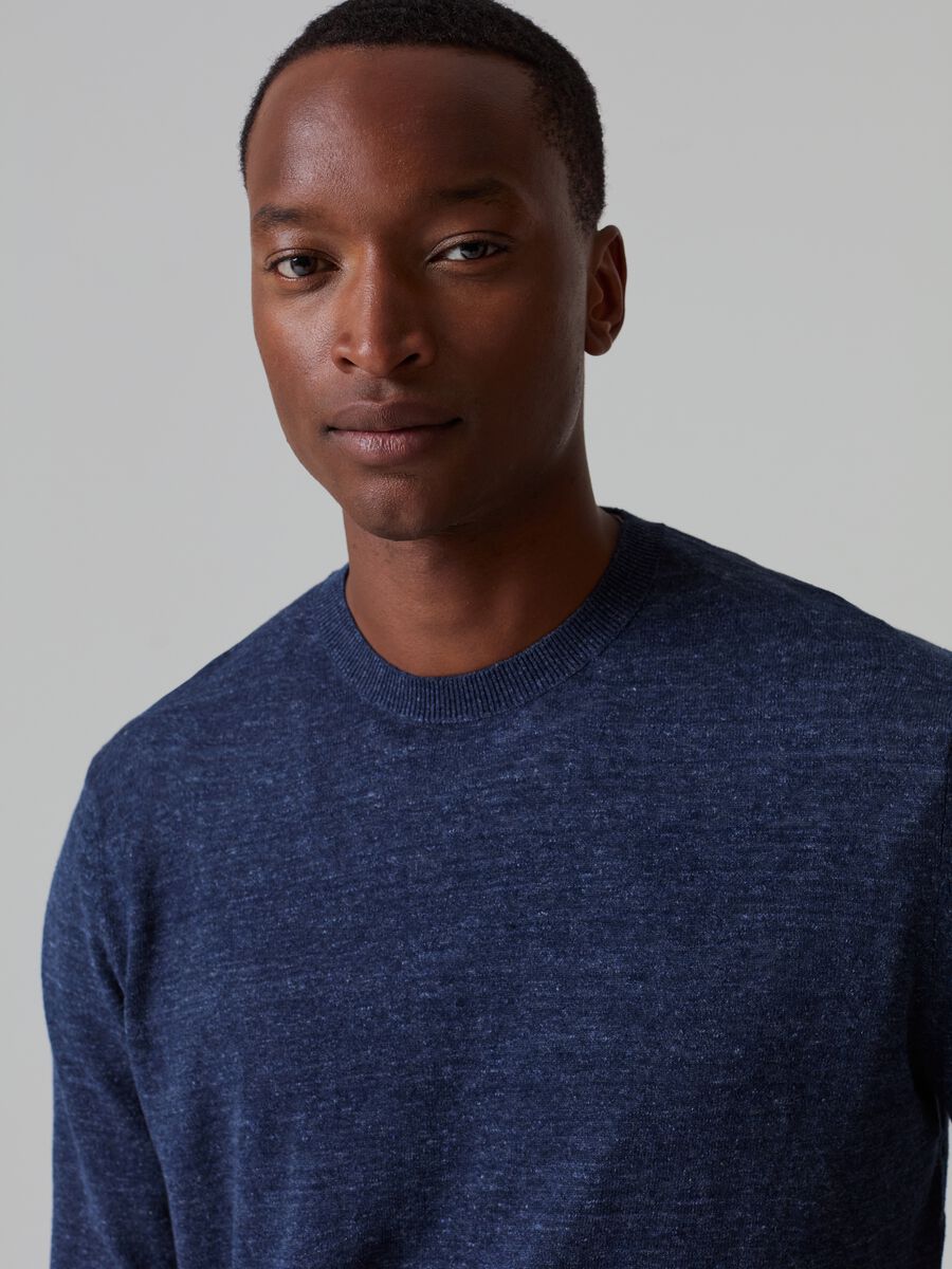Cotton and linen pullover with round neck_0