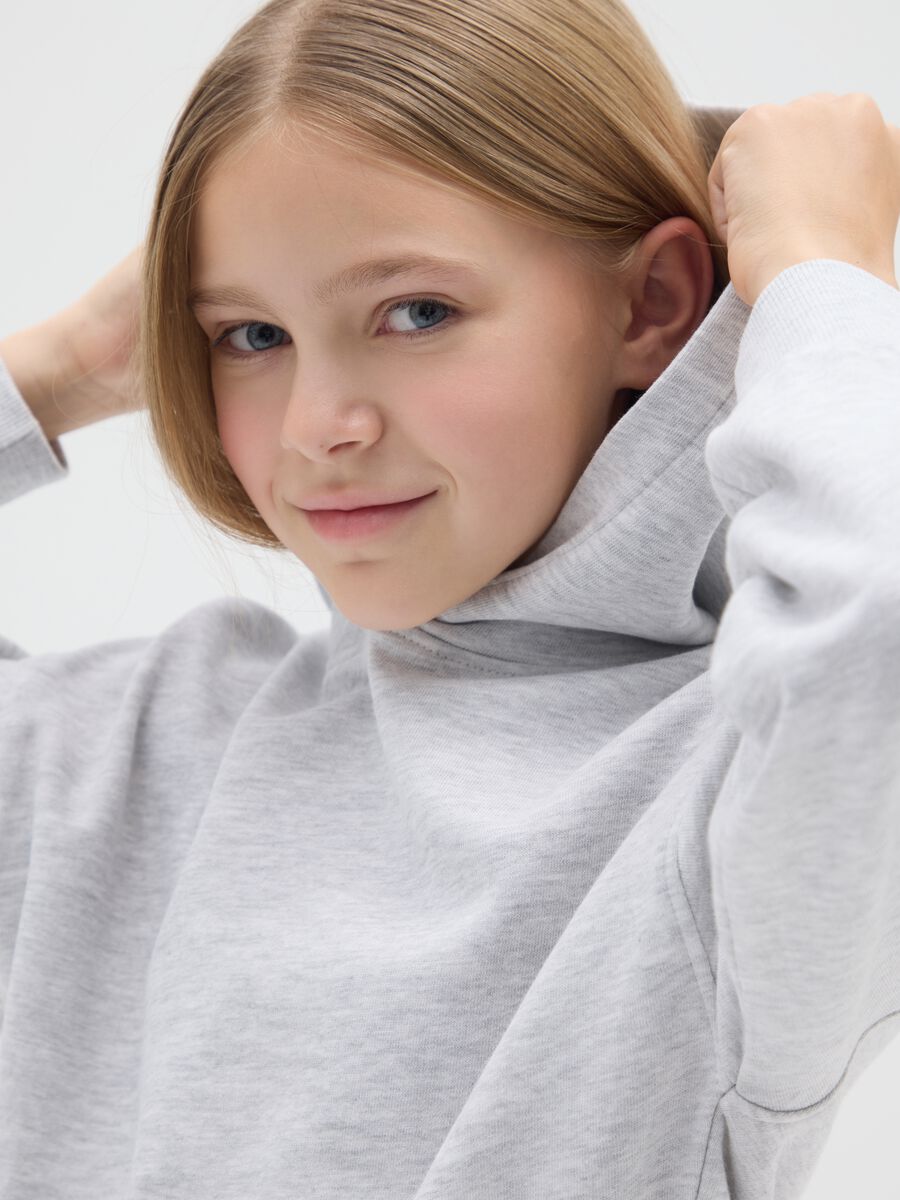 Felpa da ragazza in puro cotone grigia regular fit con cappuccio_1