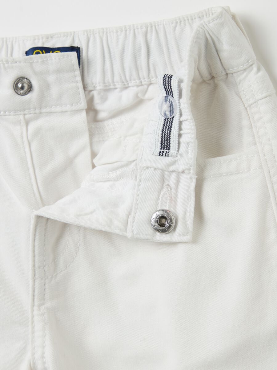 Chino trousers with five pockets_2