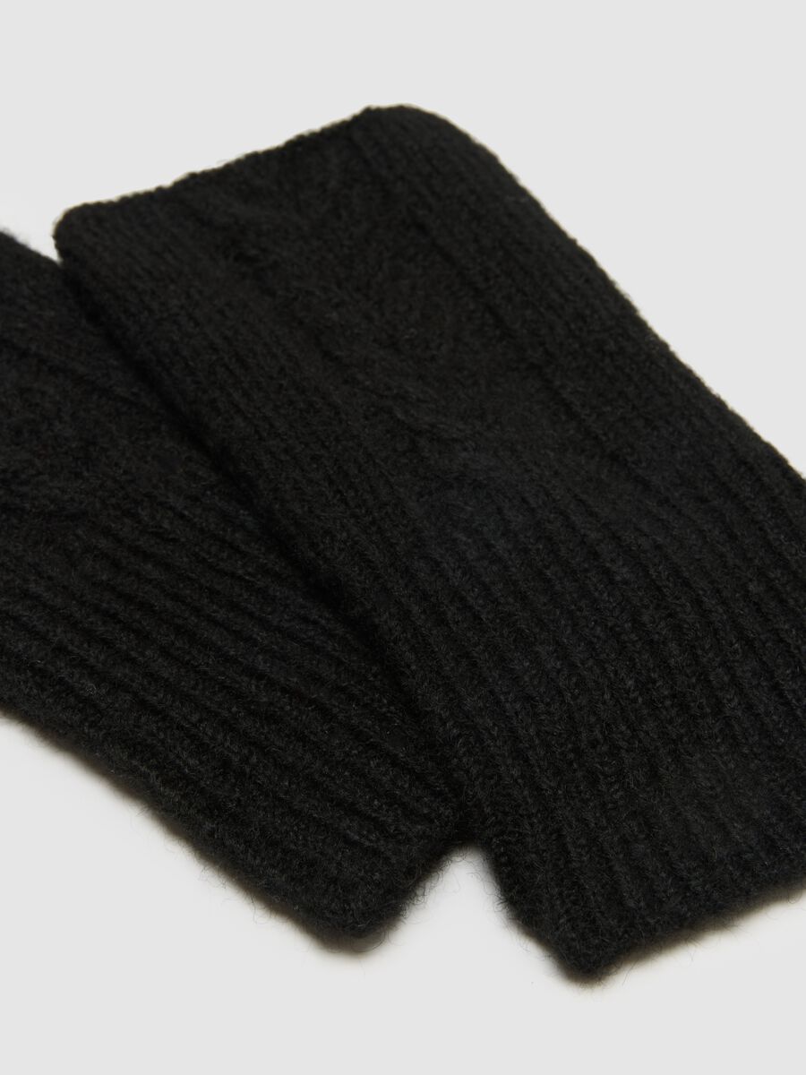 Black fingerless gloves with knitted design_2