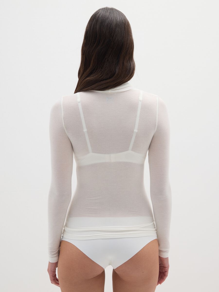 Maglia bianco panna con cashmere e collo alto_2