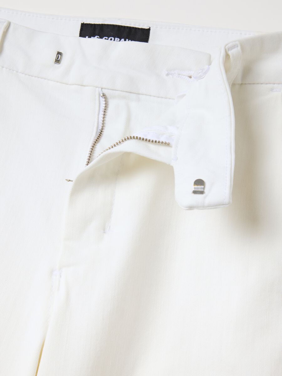 White bootcut jeans with pockets_5